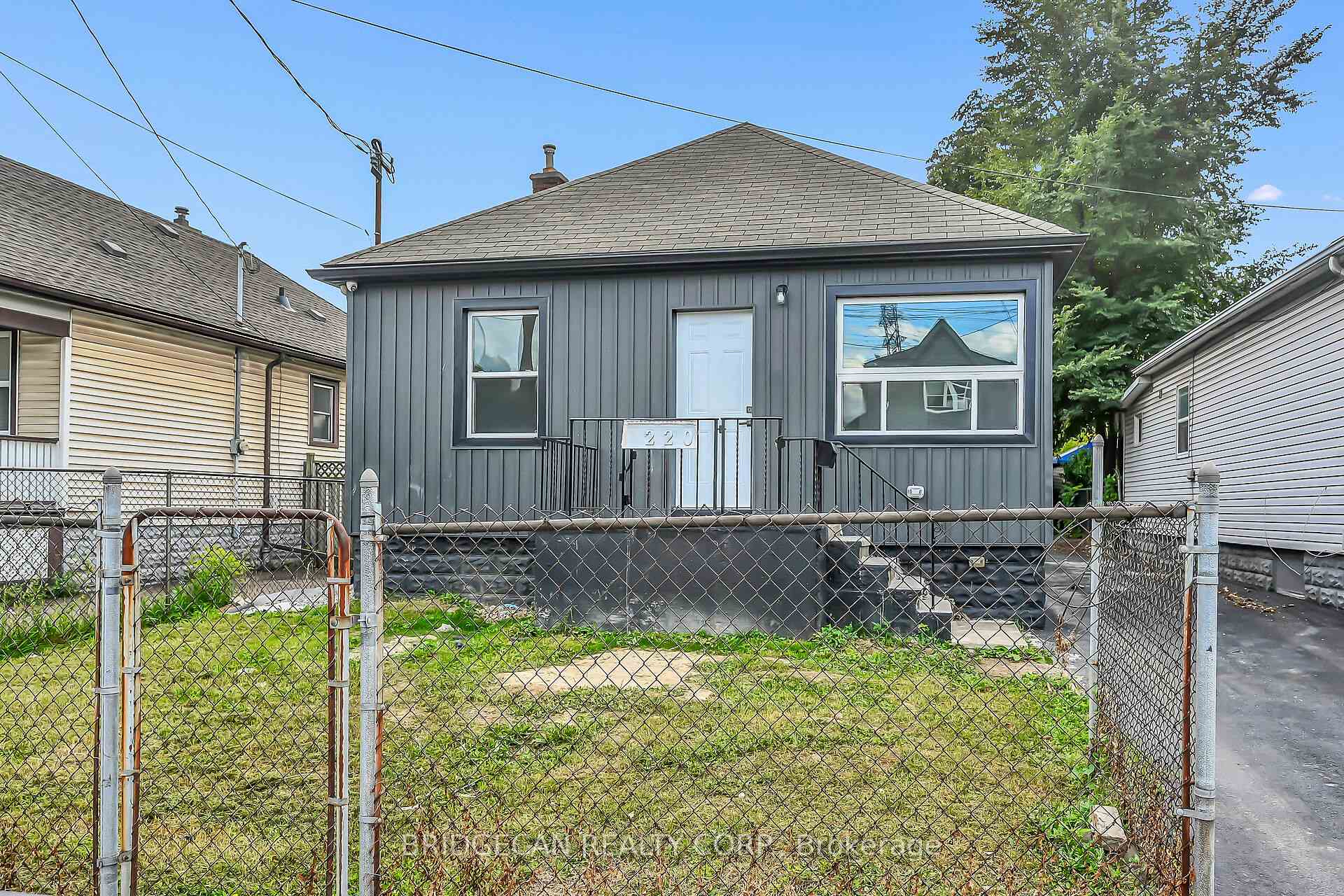 Photo 1 of 220 Grenffel Street, Hamilton, Crown Point — HOMEH