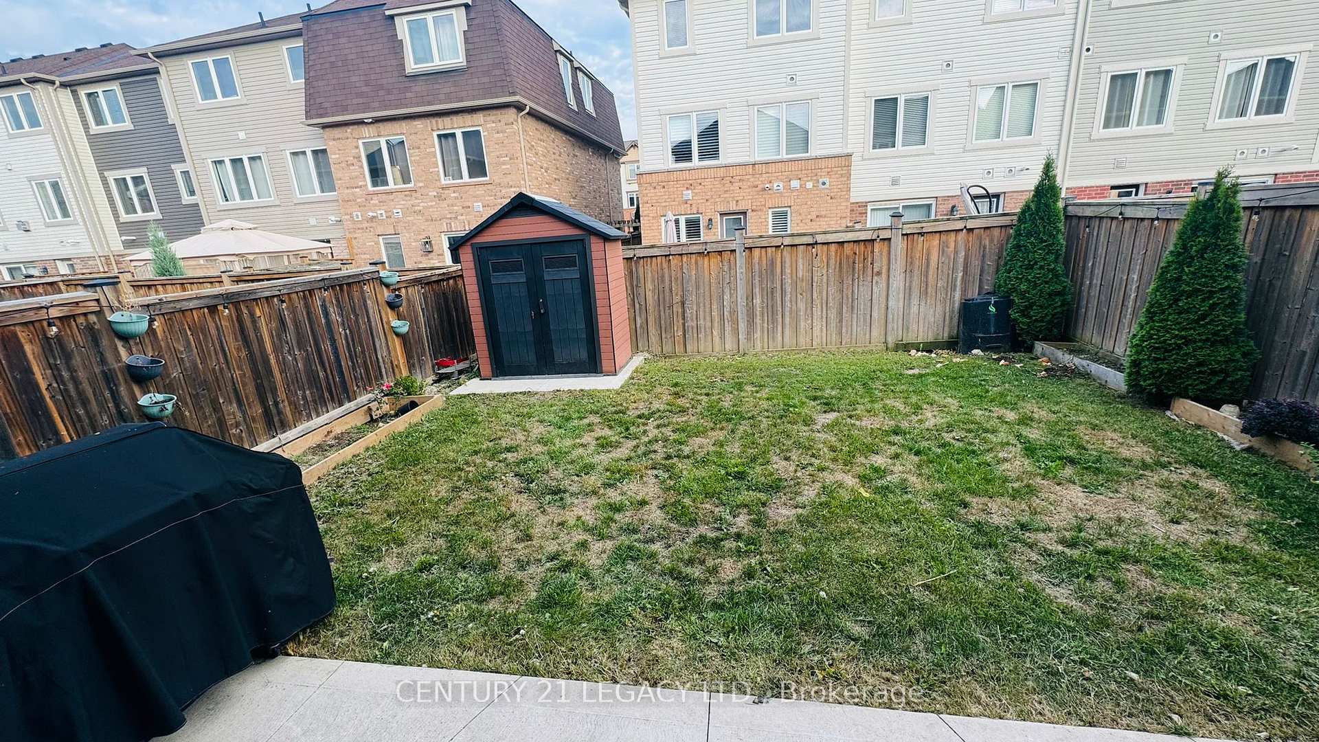 Photo 13 of 142 Vanhorne Close, Brampton, Northwest Brampton — HOMEH