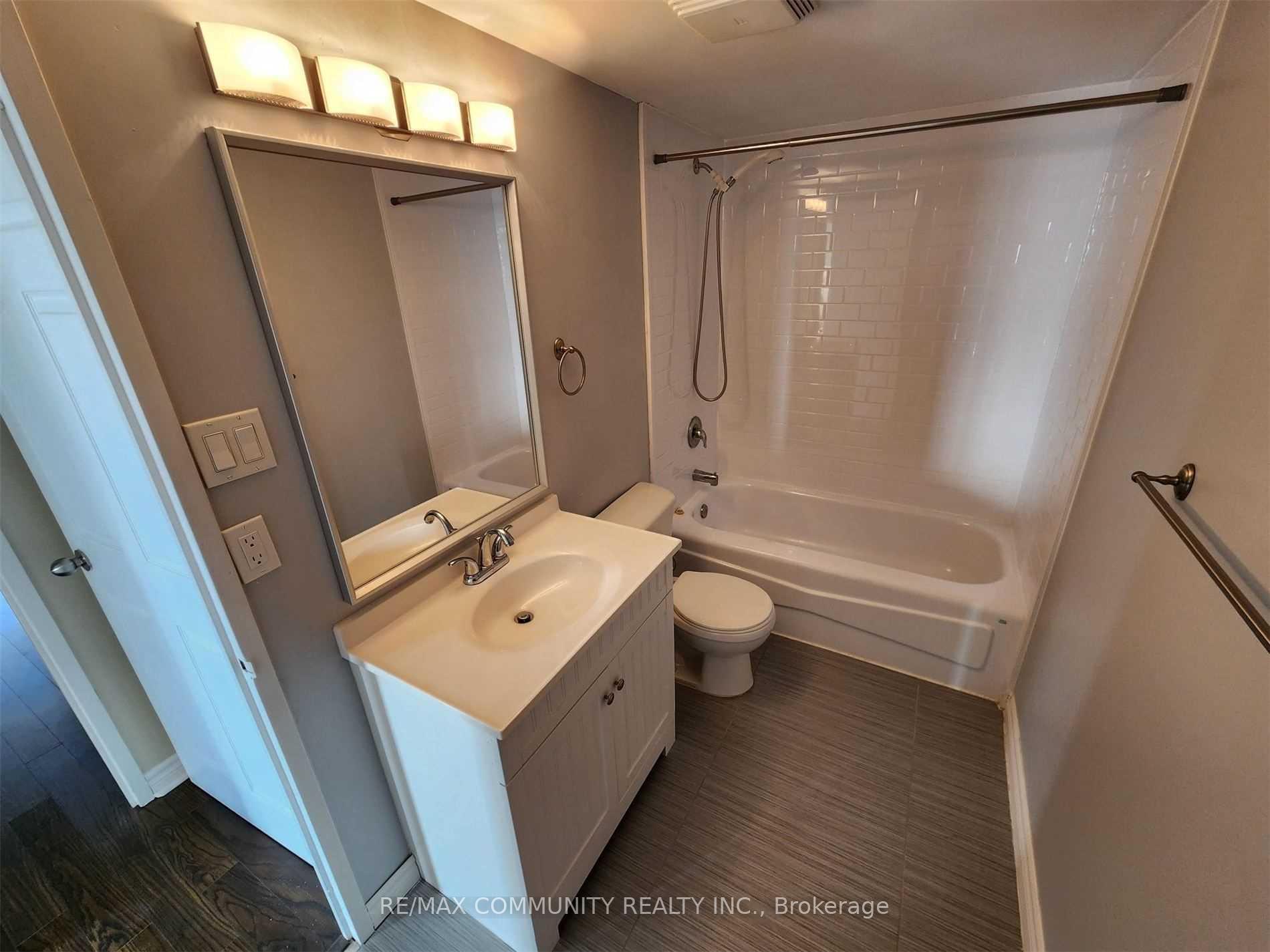 Photo 5 of Unit 1405, 26 Hanover Road, Brampton, Queen Street Corridor — HOMEH