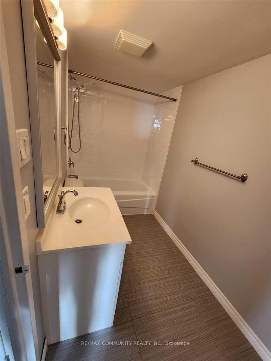 Photo 3 of Unit 1405, 26 Hanover Road, Brampton, Queen Street Corridor — HOMEH