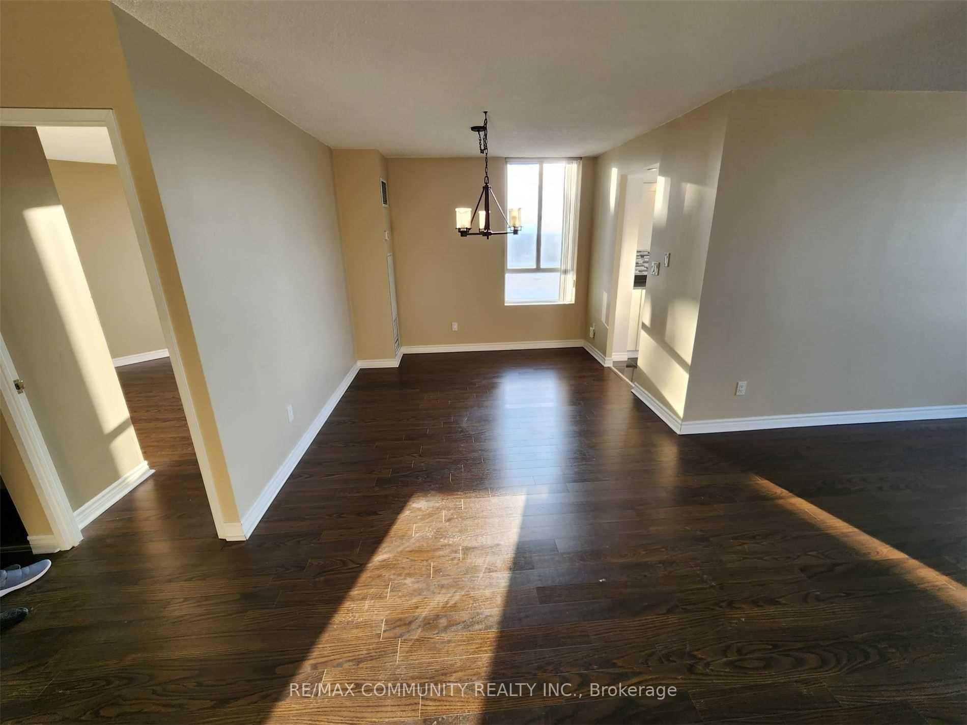 Photo 12 of Unit 1405, 26 Hanover Road, Brampton, Queen Street Corridor — HOMEH
