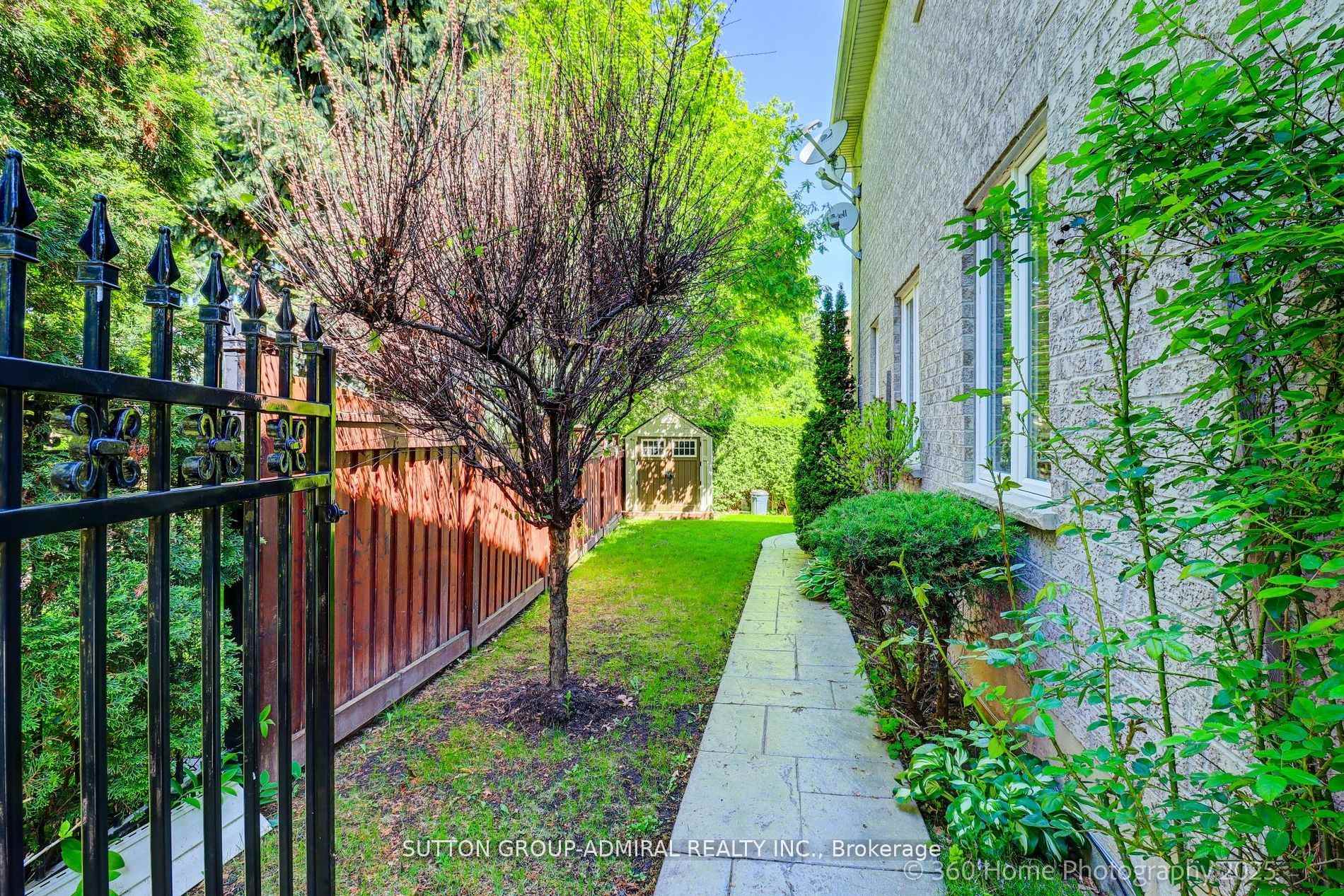Photo 15 of 22 Karta Court, Vaughan, East Woodbridge — HOMEH
