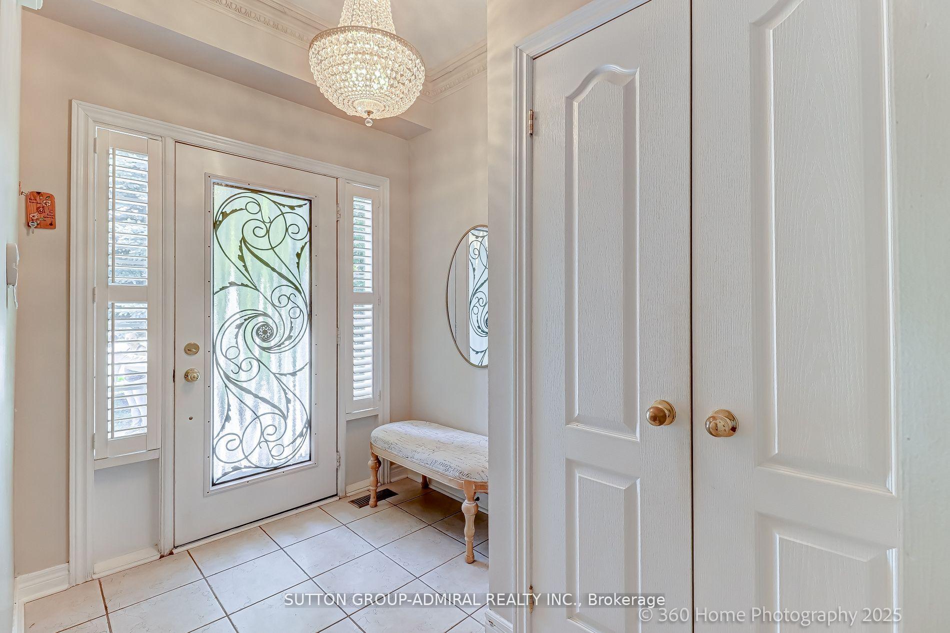 Photo 2 of 22 Karta Court, Vaughan, East Woodbridge — HOMEH