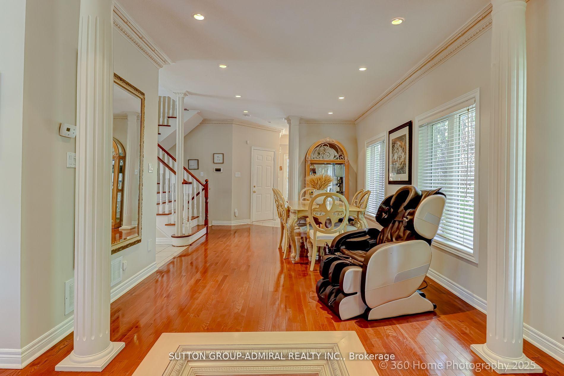 Photo 14 of 22 Karta Court, Vaughan, East Woodbridge — HOMEH