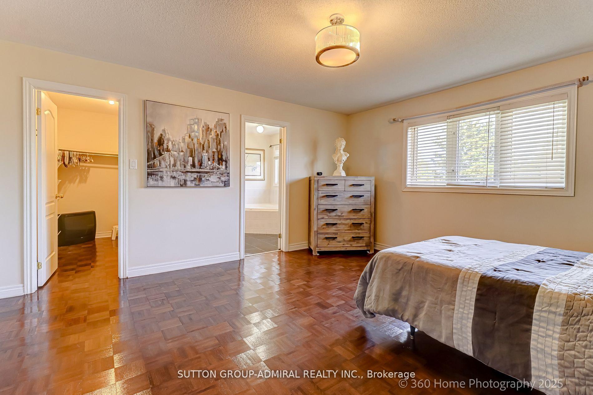Photo 10 of 22 Karta Court, Vaughan, East Woodbridge — HOMEH