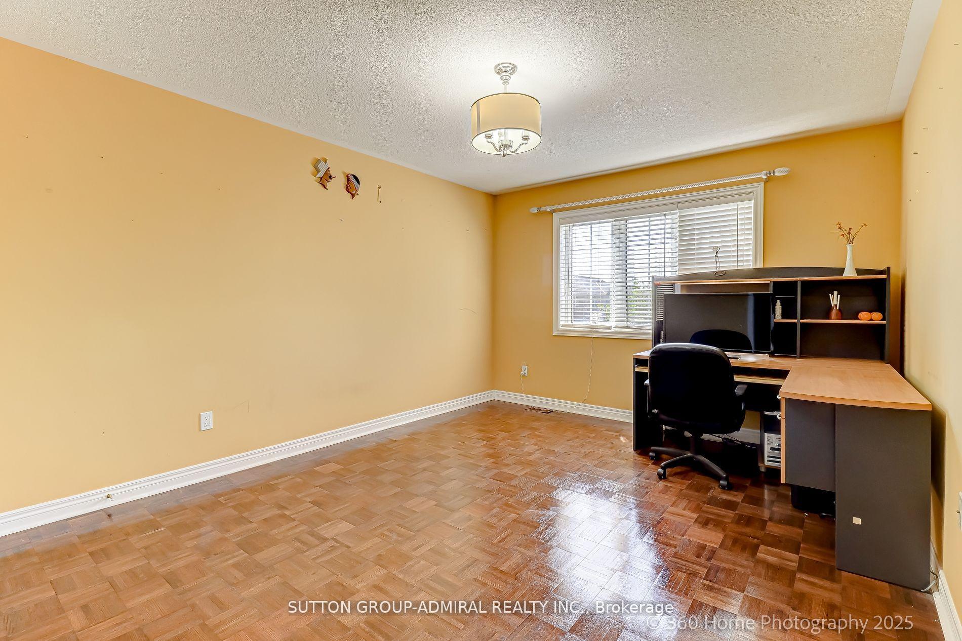 Photo 23 of 22 Karta Court, Vaughan, East Woodbridge — HOMEH