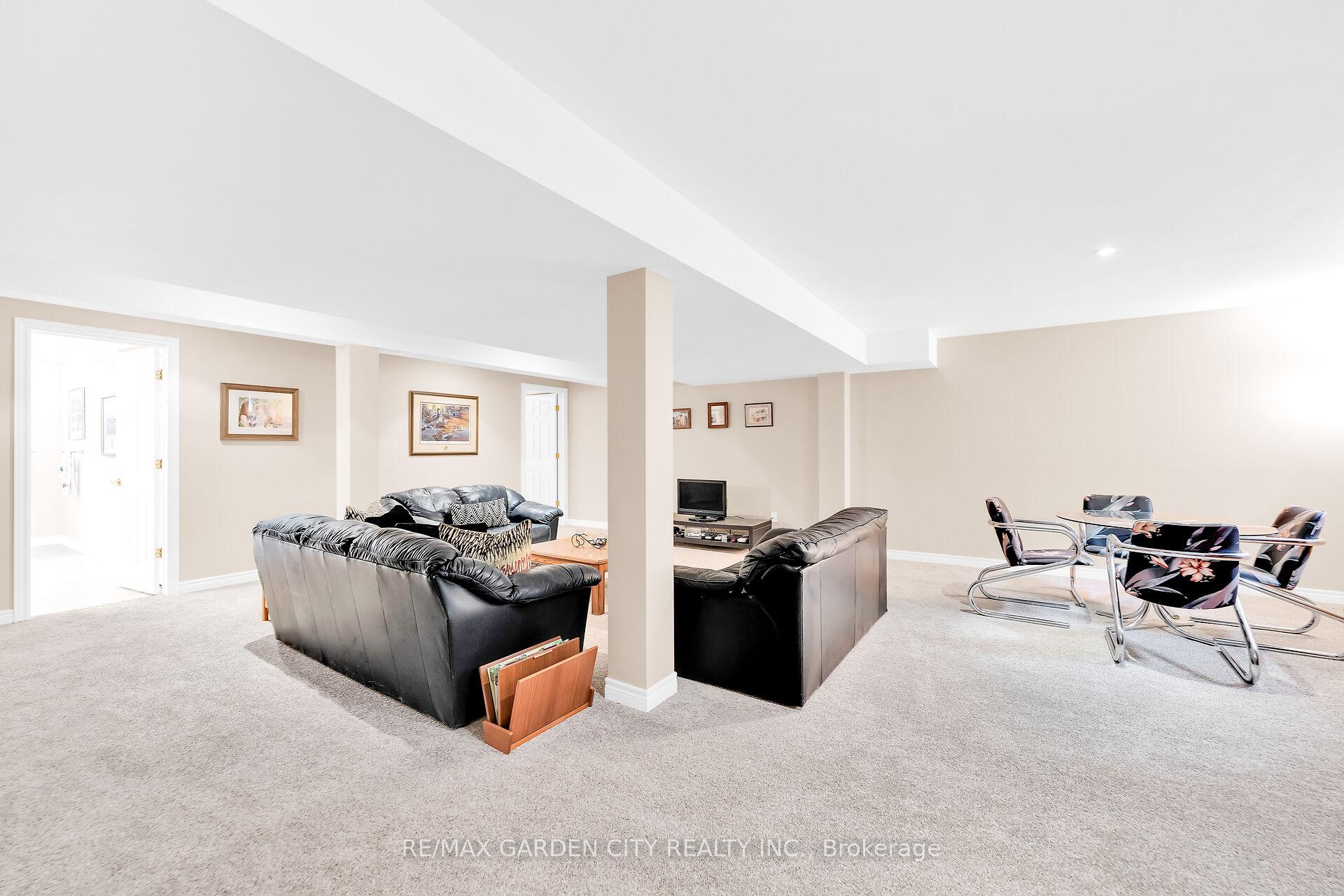 Photo 39 of 19 Bell Avenue, Grimsby, Grimsby East — HOMEH