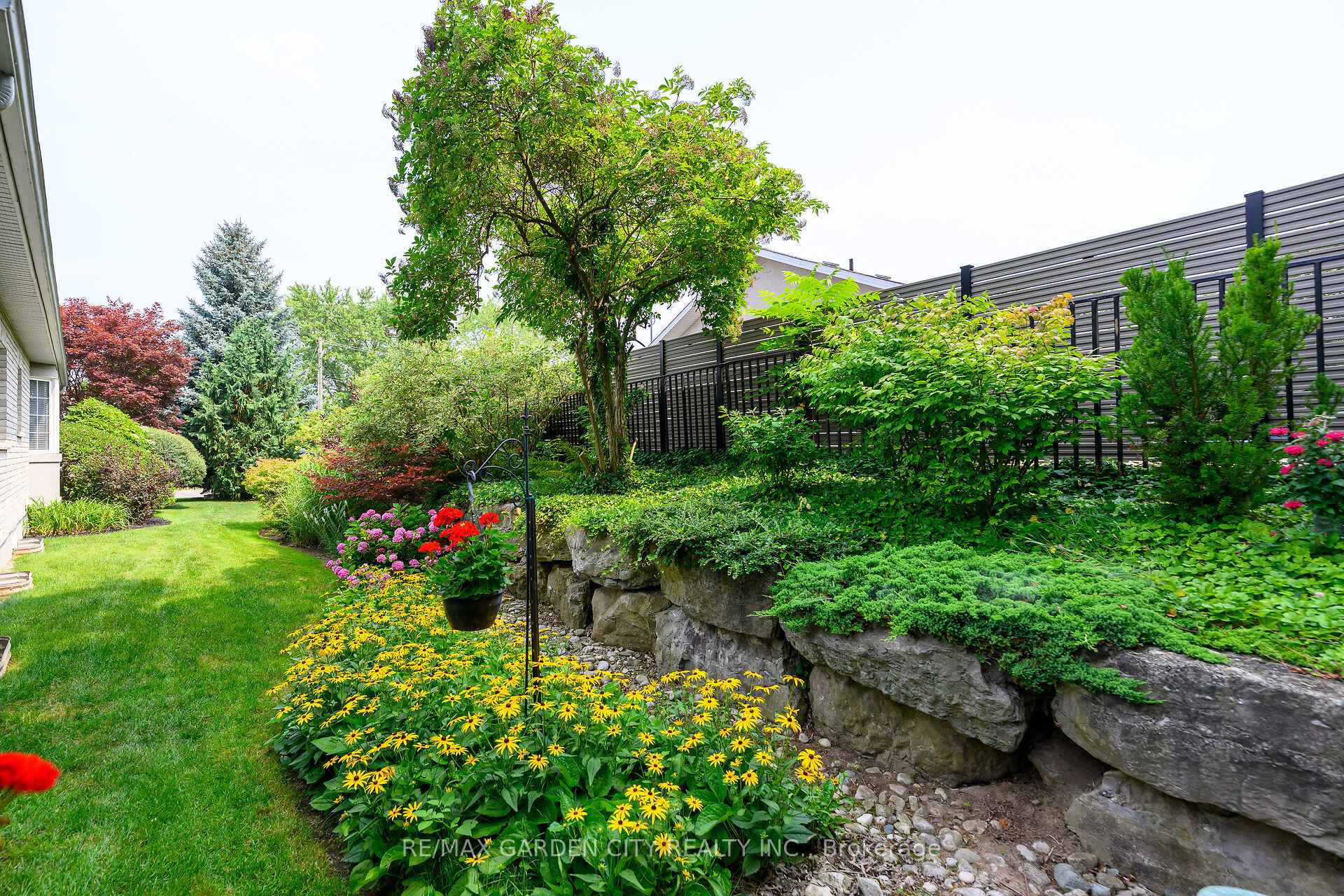 Photo 25 of 19 Bell Avenue, Grimsby, Grimsby East — HOMEH