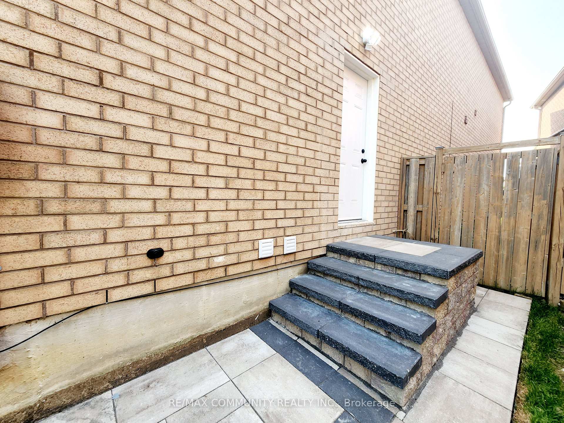 Photo 29 of Unit Basement, 115 Tara Crescent, Markham, Cedarwood — HOMEH