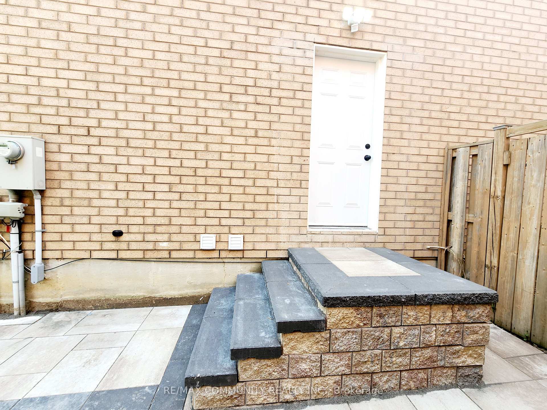 Photo 2 of Unit Basement, 115 Tara Crescent, Markham, Cedarwood — HOMEH