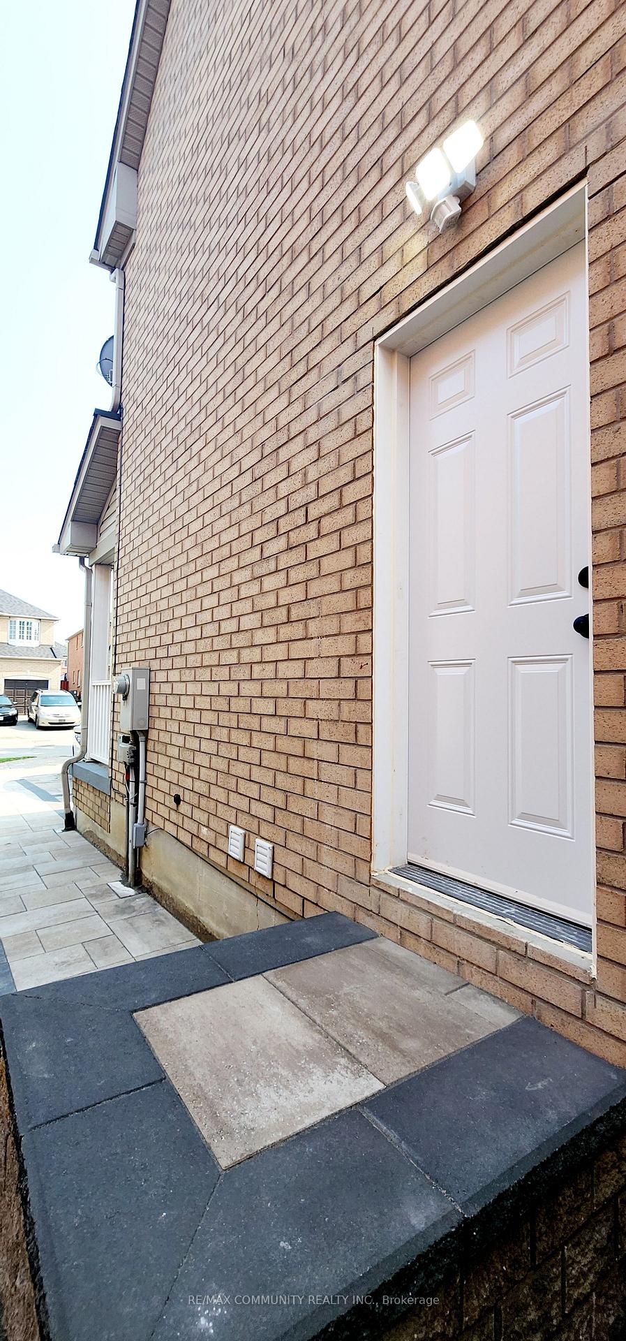Photo 8 of Unit Basement, 115 Tara Crescent, Markham, Cedarwood — HOMEH