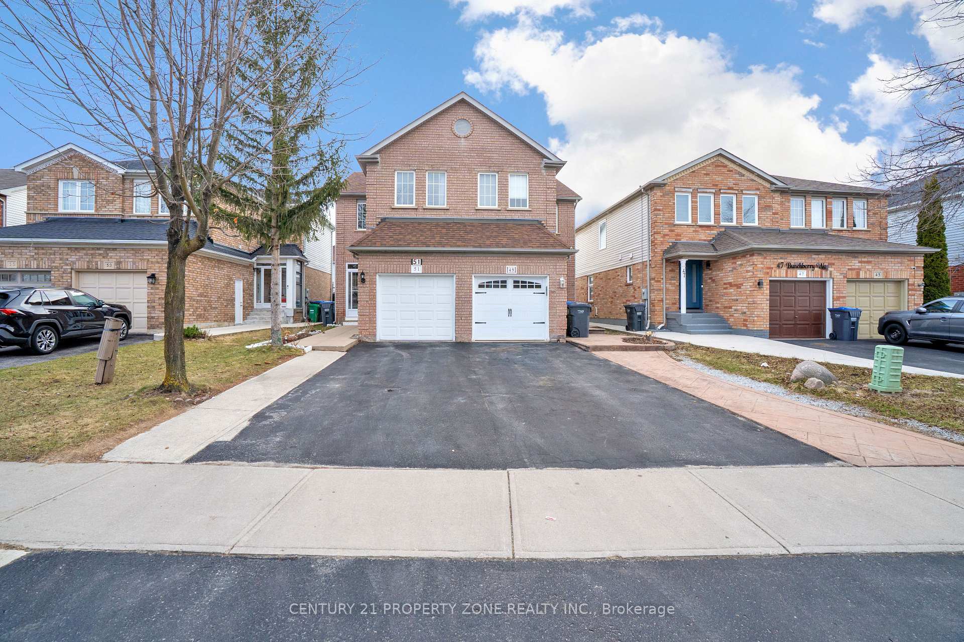 Photo 5 of 51 Bunchberry Way, Brampton, Sandringham-Wellington — HOMEH