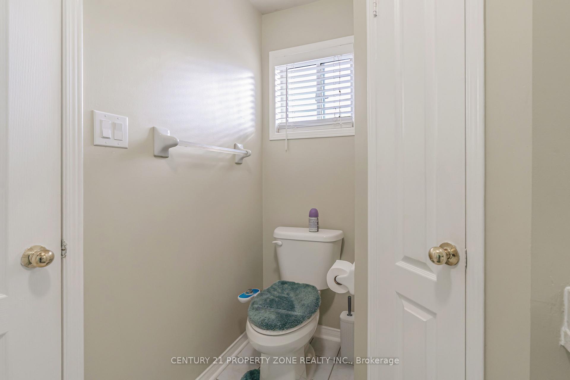 Photo 2 of 51 Bunchberry Way, Brampton, Sandringham-Wellington — HOMEH