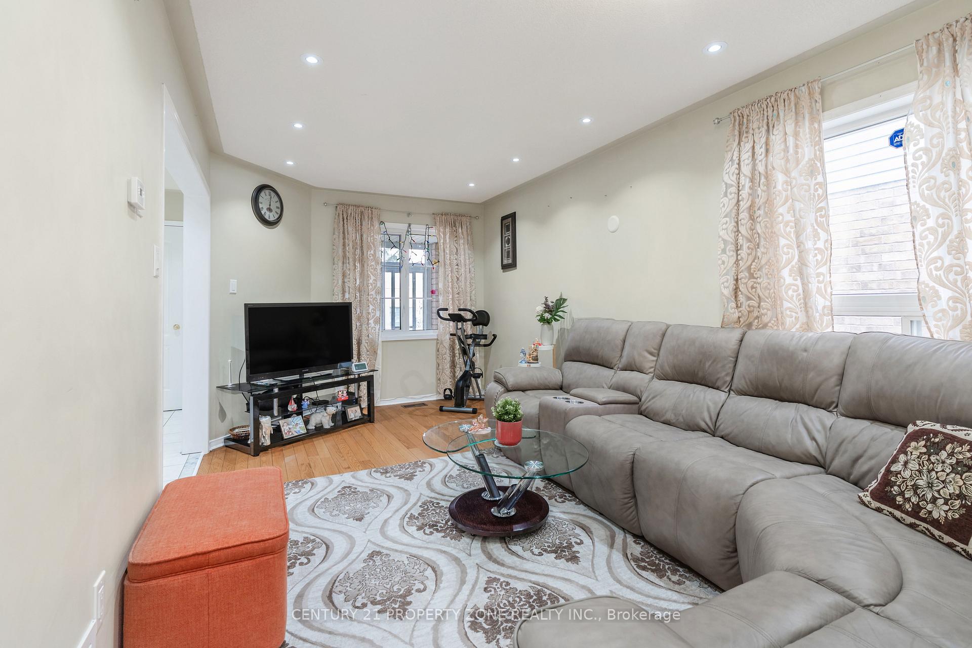 Photo 7 of 51 Bunchberry Way, Brampton, Sandringham-Wellington — HOMEH