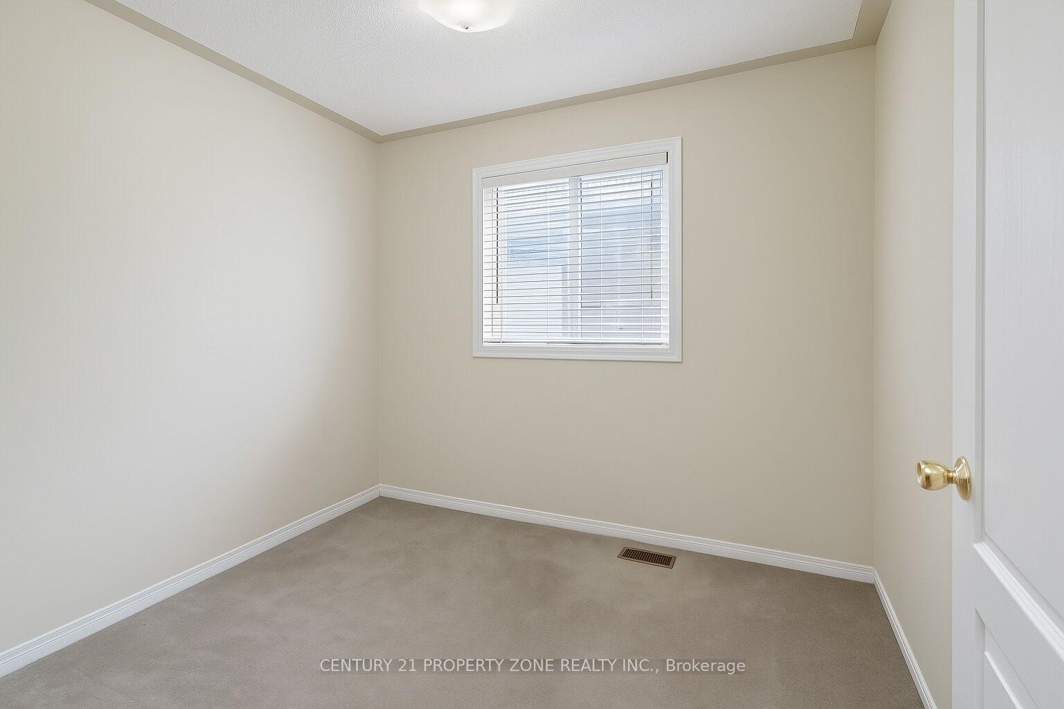 Photo 4 of 51 Bunchberry Way, Brampton, Sandringham-Wellington — HOMEH