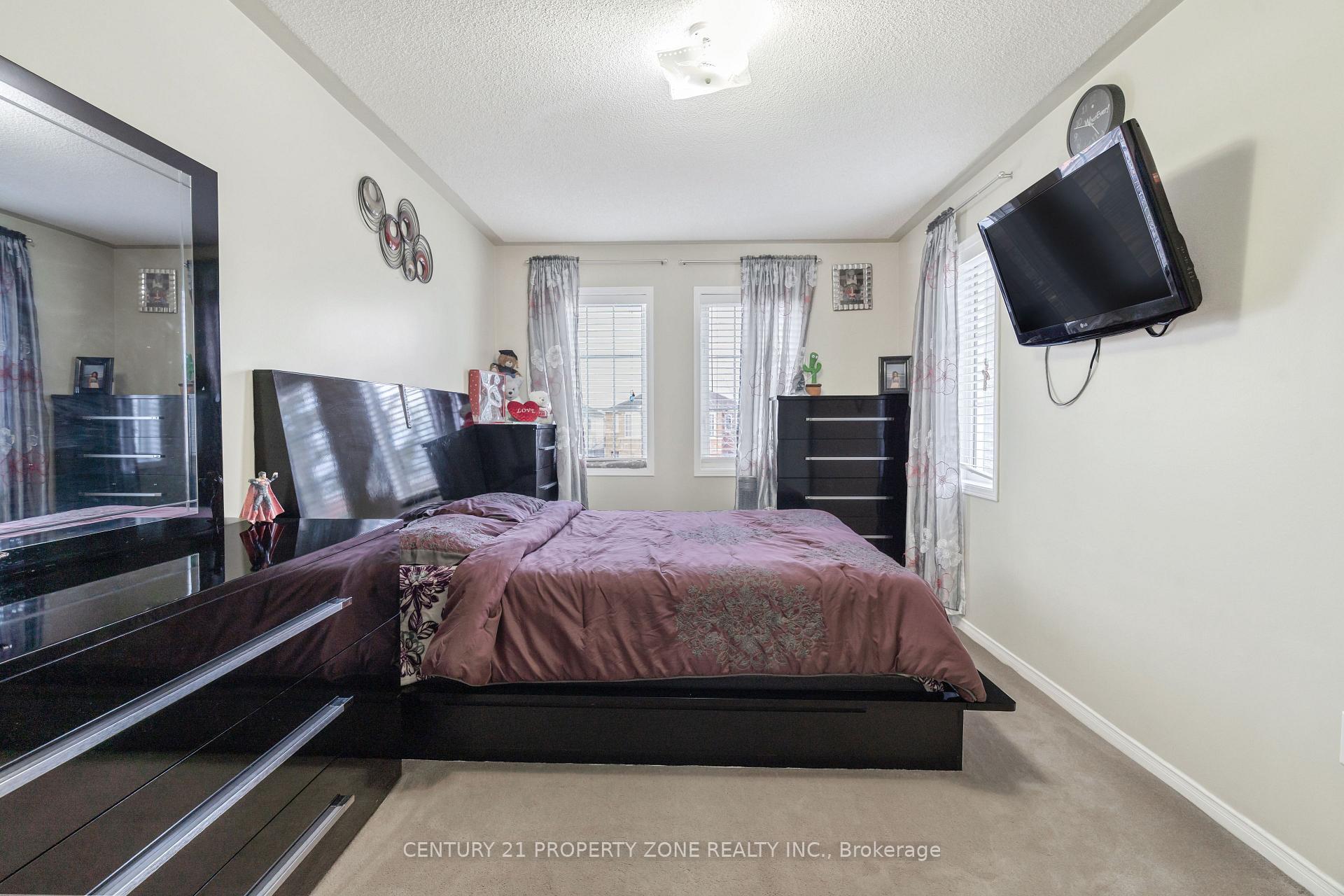 Photo 22 of 51 Bunchberry Way, Brampton, Sandringham-Wellington — HOMEH