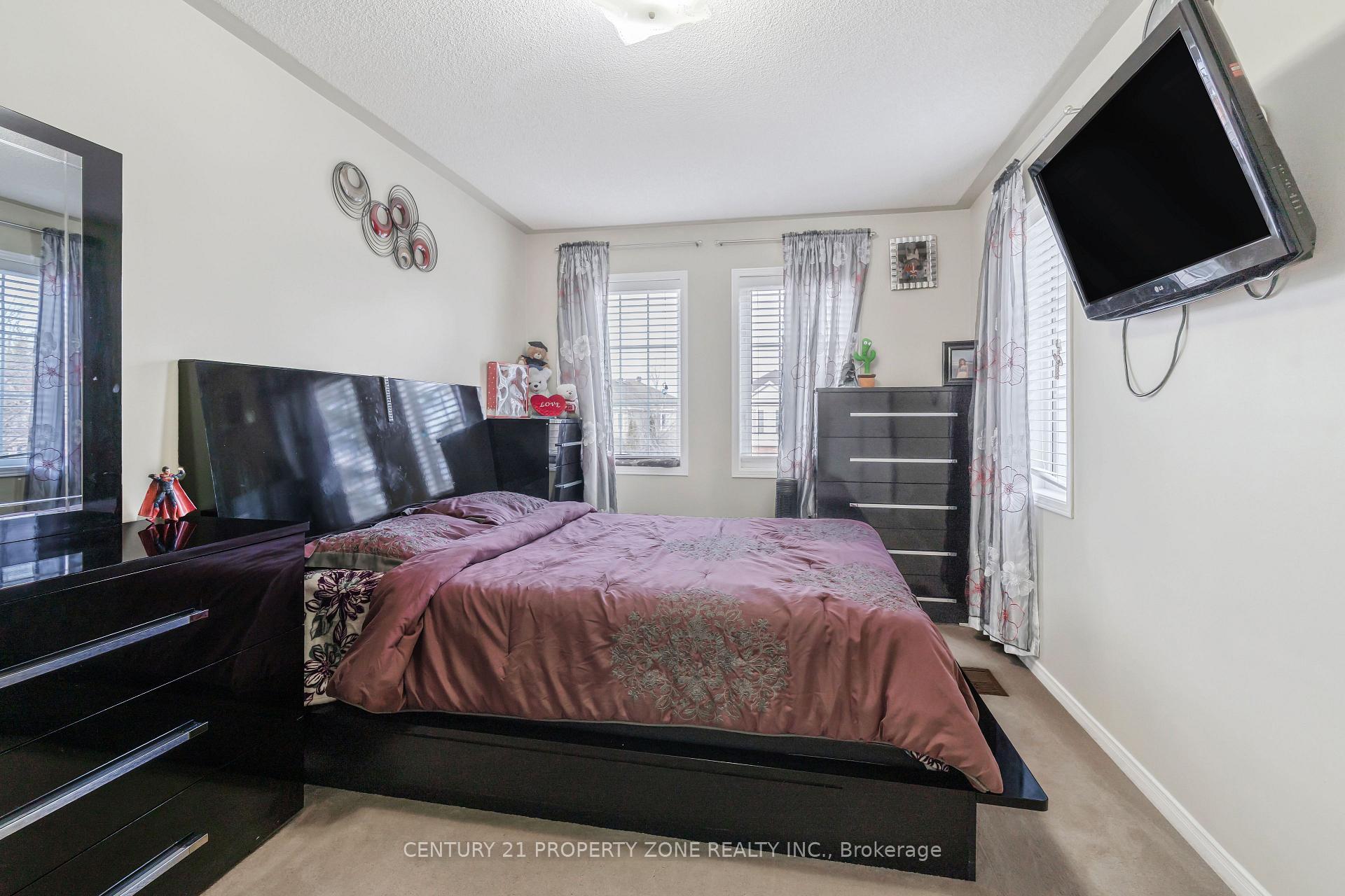 Photo 18 of 51 Bunchberry Way, Brampton, Sandringham-Wellington — HOMEH