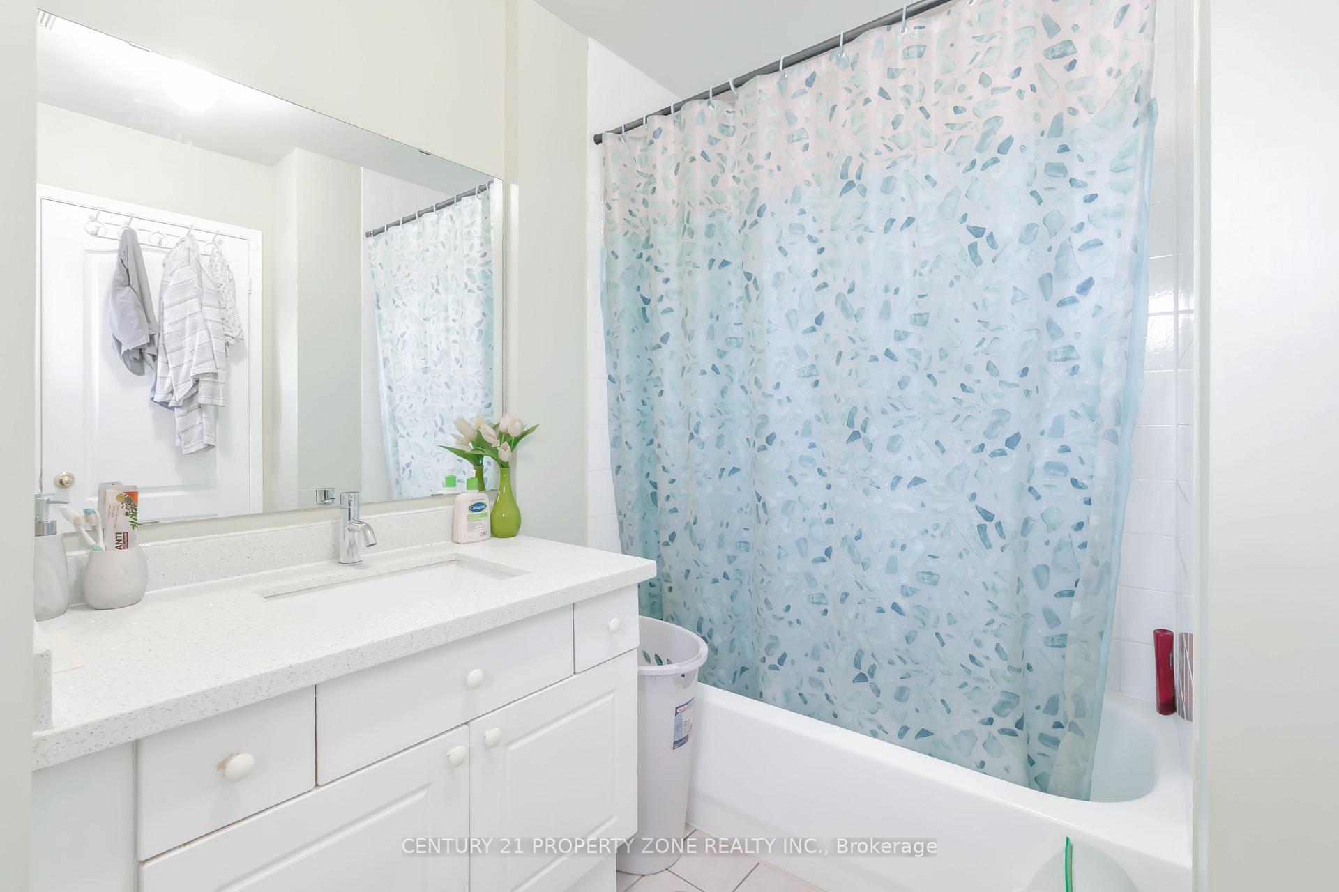 Photo 29 of 51 Bunchberry Way, Brampton, Sandringham-Wellington — HOMEH