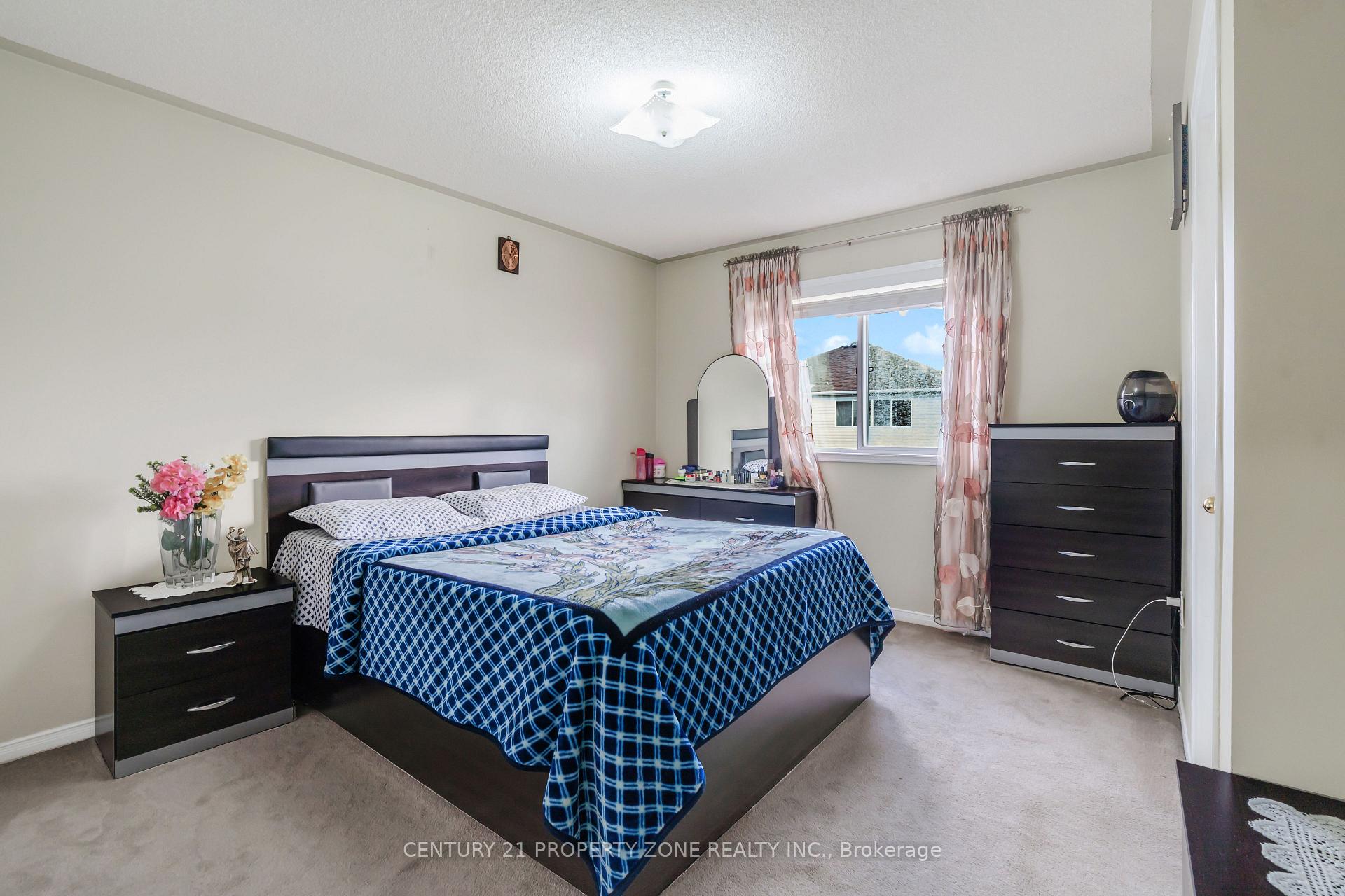Photo 36 of 51 Bunchberry Way, Brampton, Sandringham-Wellington — HOMEH