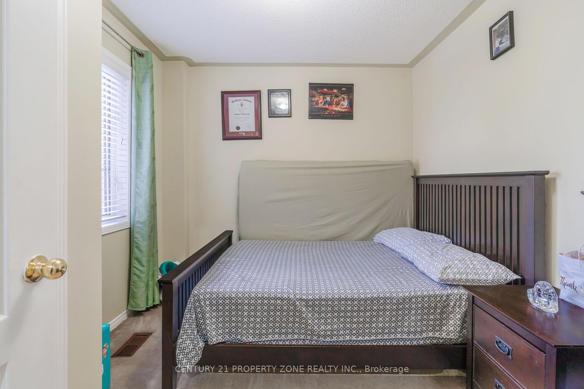 Photo 32 of 51 Bunchberry Way, Brampton, Sandringham-Wellington — HOMEH