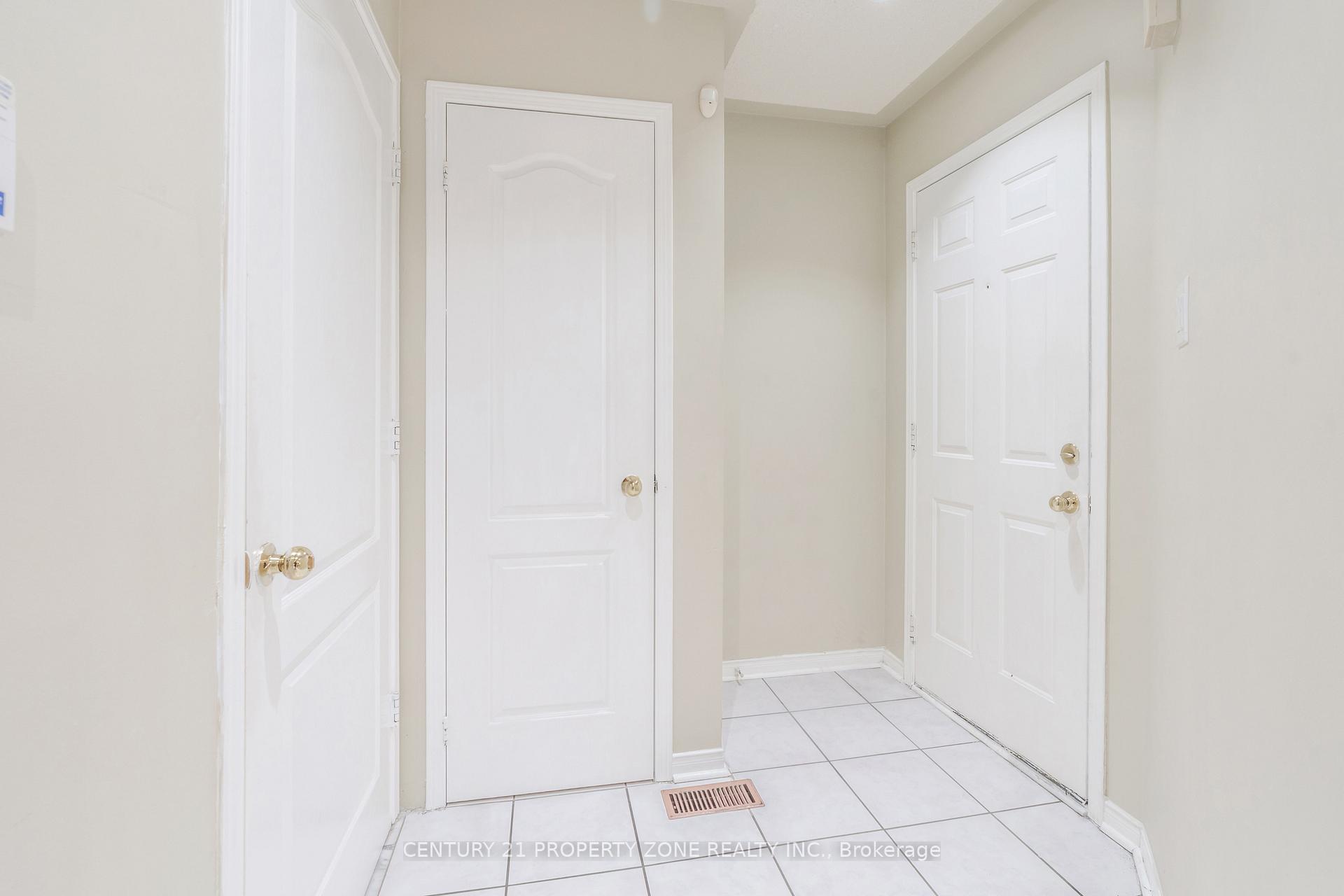 Photo 31 of 51 Bunchberry Way, Brampton, Sandringham-Wellington — HOMEH
