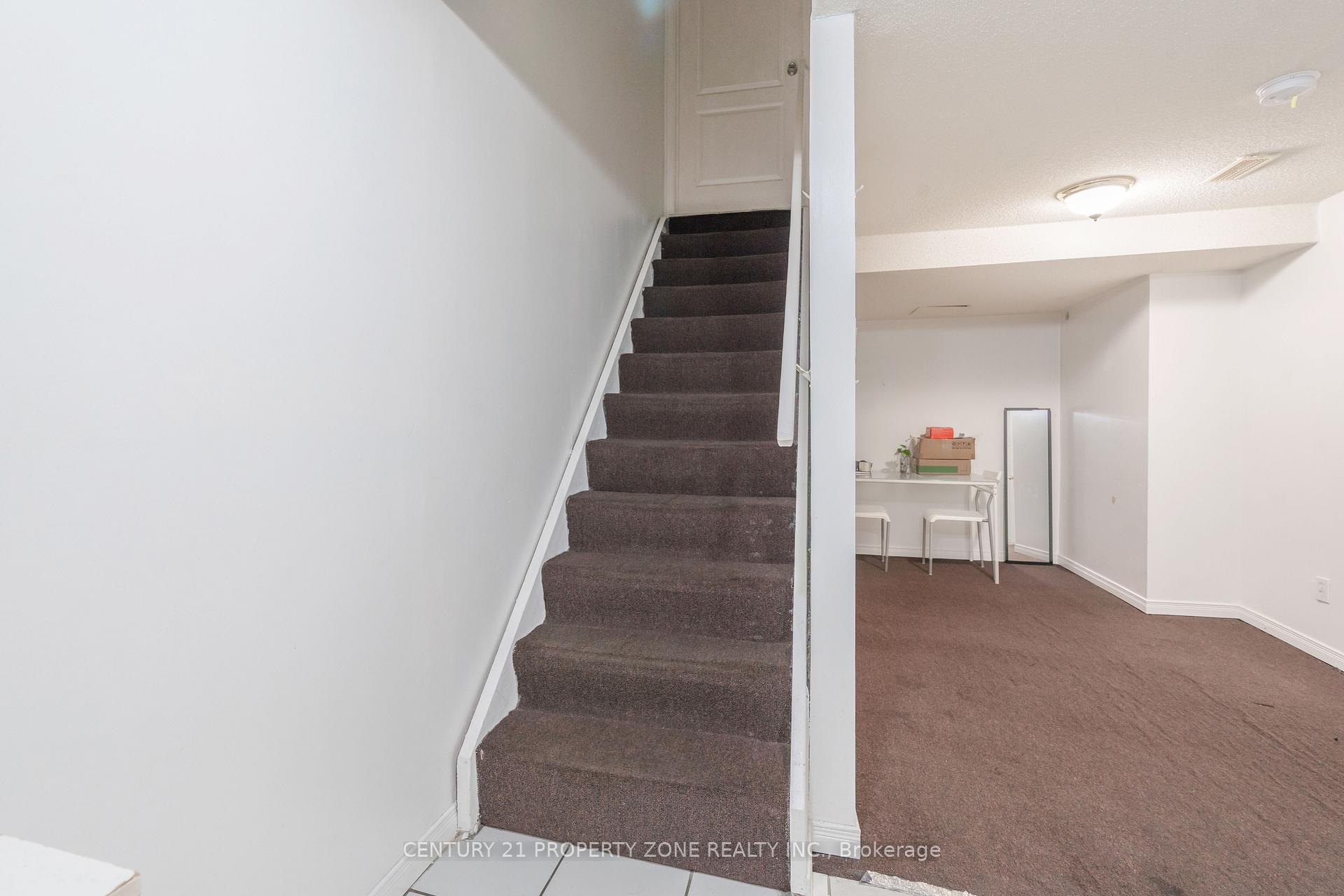 Photo 30 of 51 Bunchberry Way, Brampton, Sandringham-Wellington — HOMEH