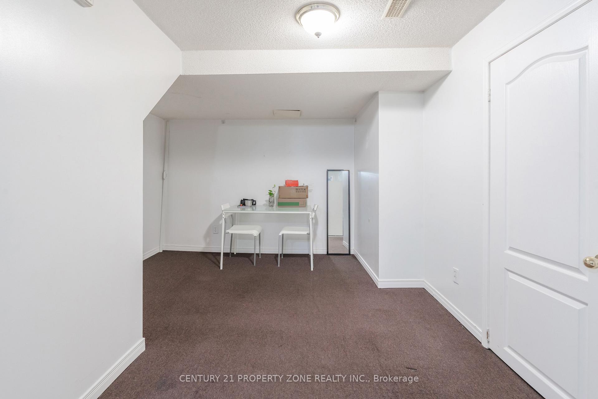 Photo 34 of 51 Bunchberry Way, Brampton, Sandringham-Wellington — HOMEH