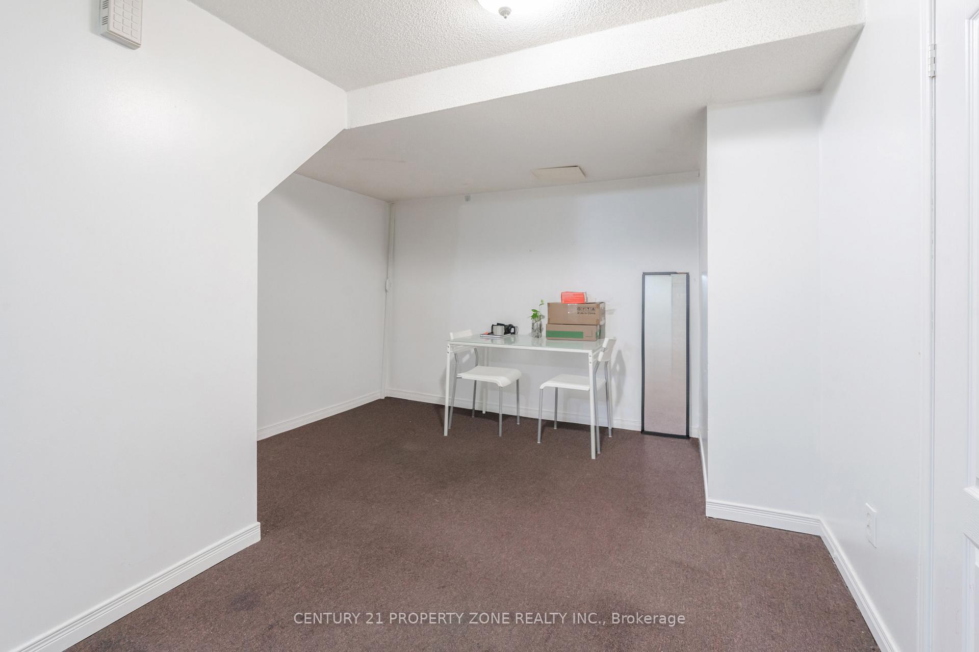 Photo 37 of 51 Bunchberry Way, Brampton, Sandringham-Wellington — HOMEH