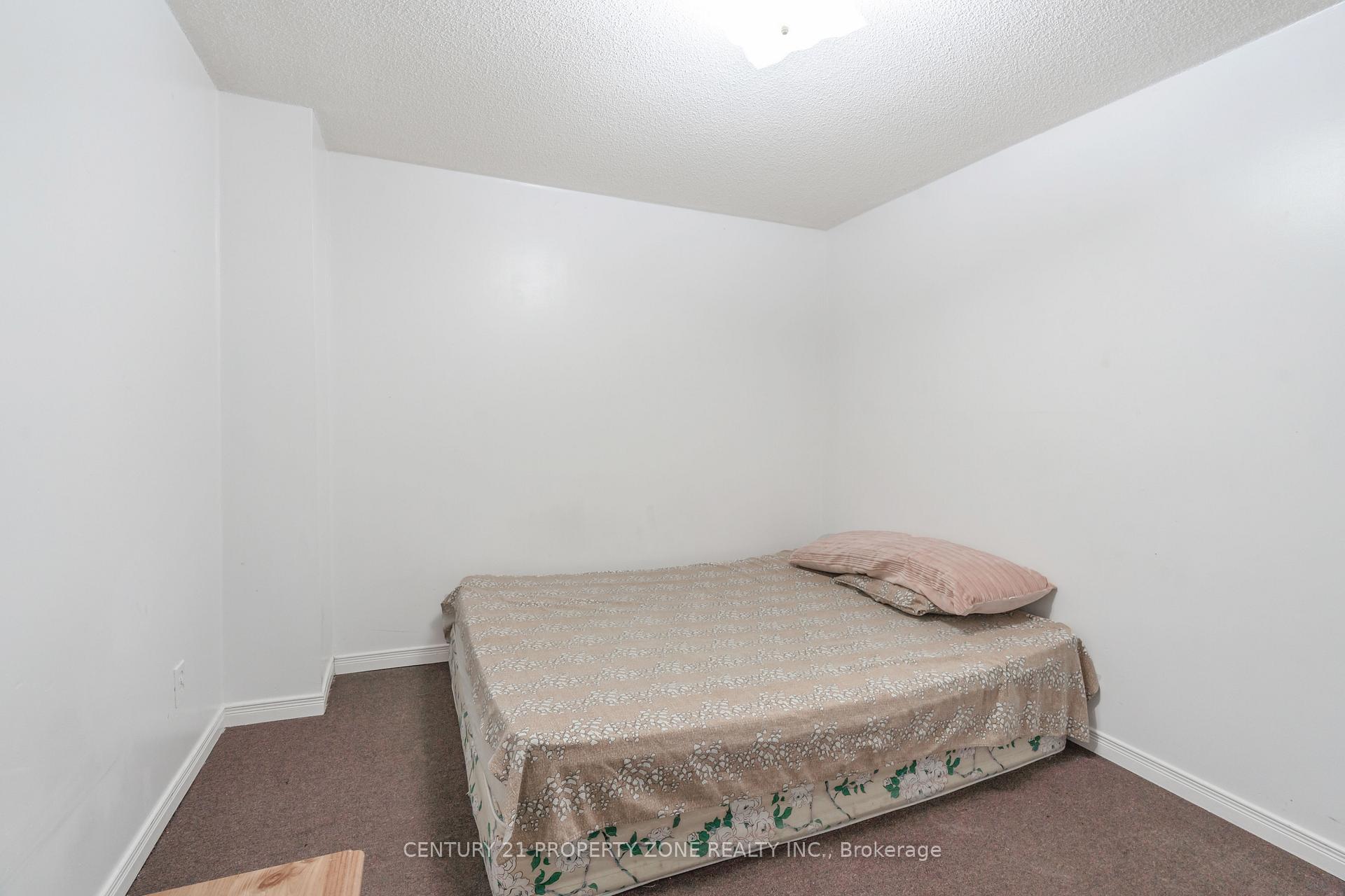 Photo 41 of 51 Bunchberry Way, Brampton, Sandringham-Wellington — HOMEH
