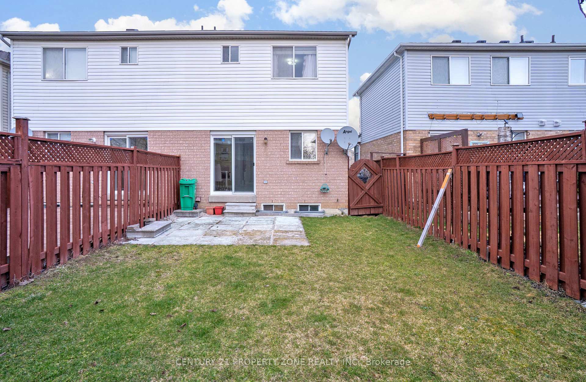 Photo 46 of 51 Bunchberry Way, Brampton, Sandringham-Wellington — HOMEH