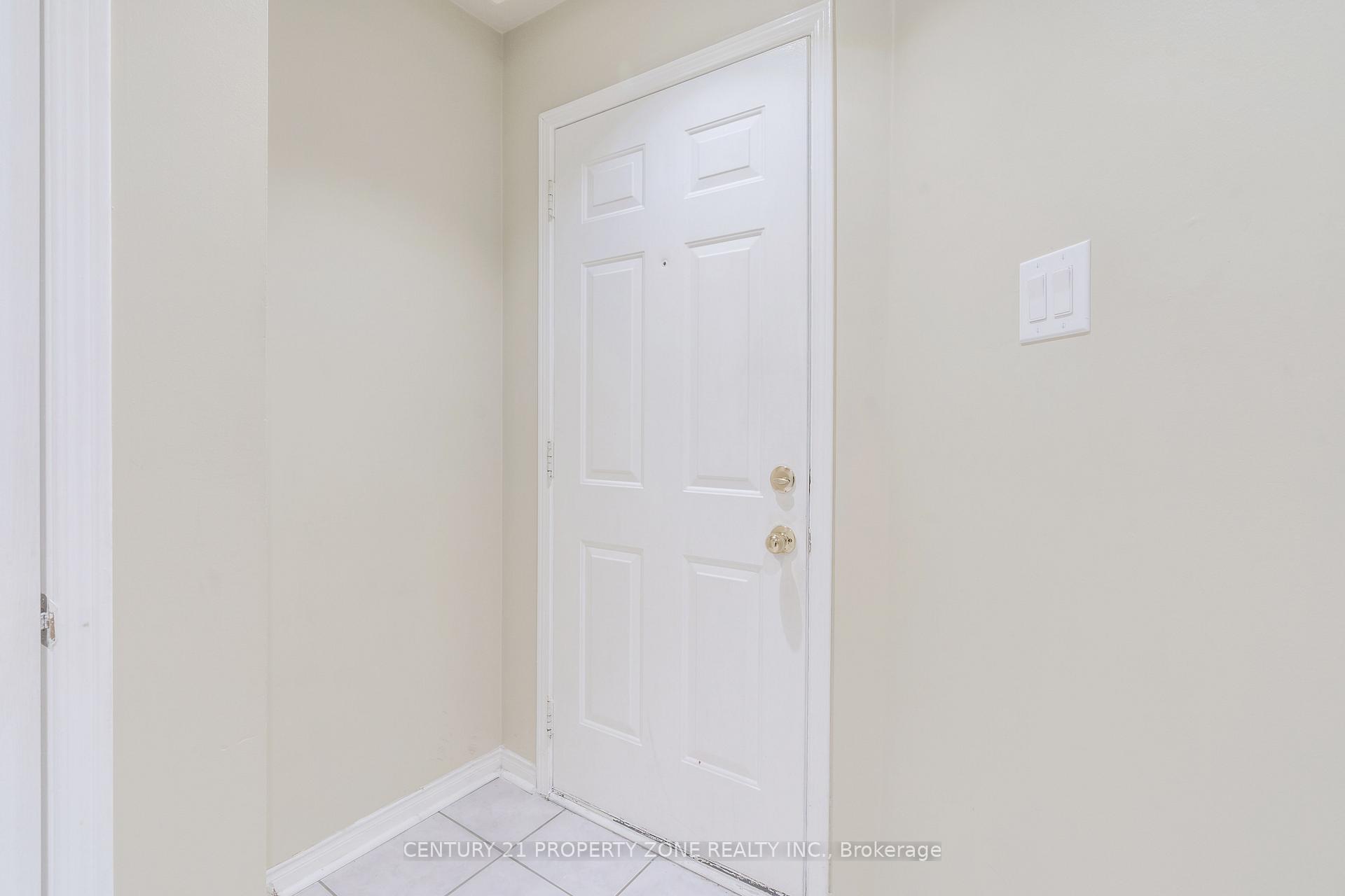 Photo 43 of 51 Bunchberry Way, Brampton, Sandringham-Wellington — HOMEH