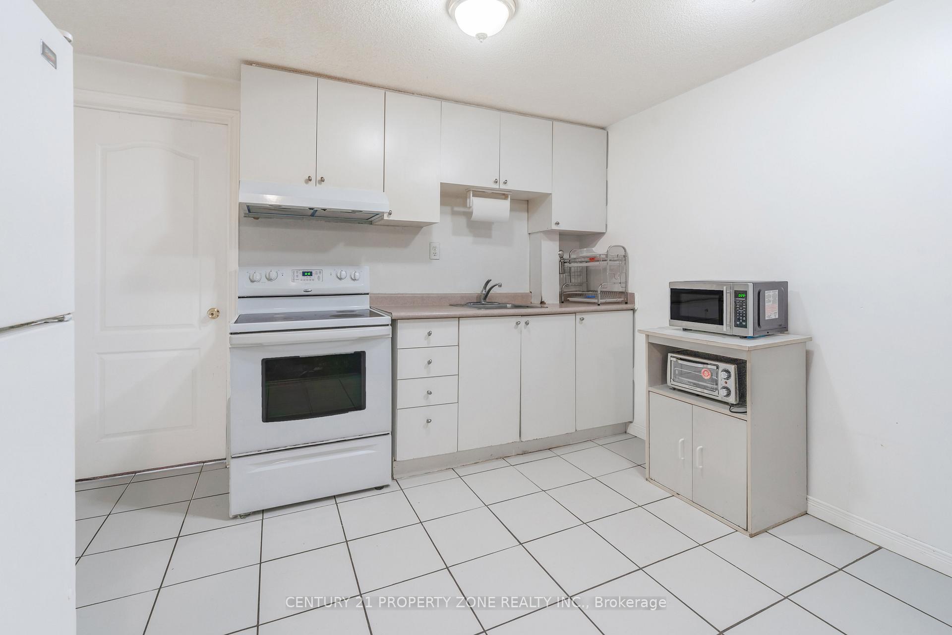 Photo 45 of 51 Bunchberry Way, Brampton, Sandringham-Wellington — HOMEH
