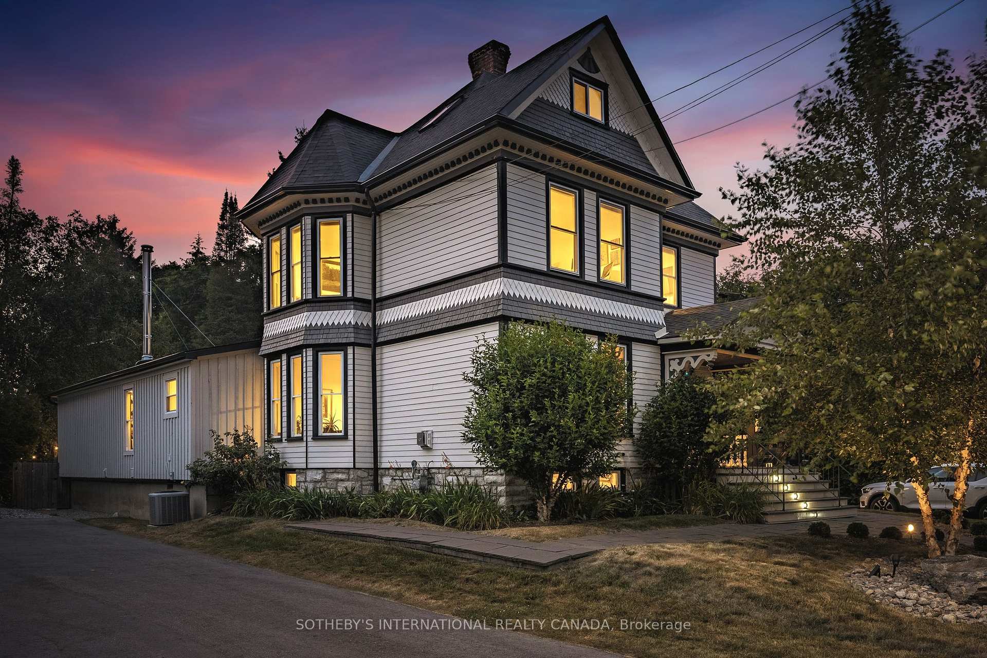 Photo 4 of 29 Queen Street, Prince Edward County, Picton Ward — HOMEH