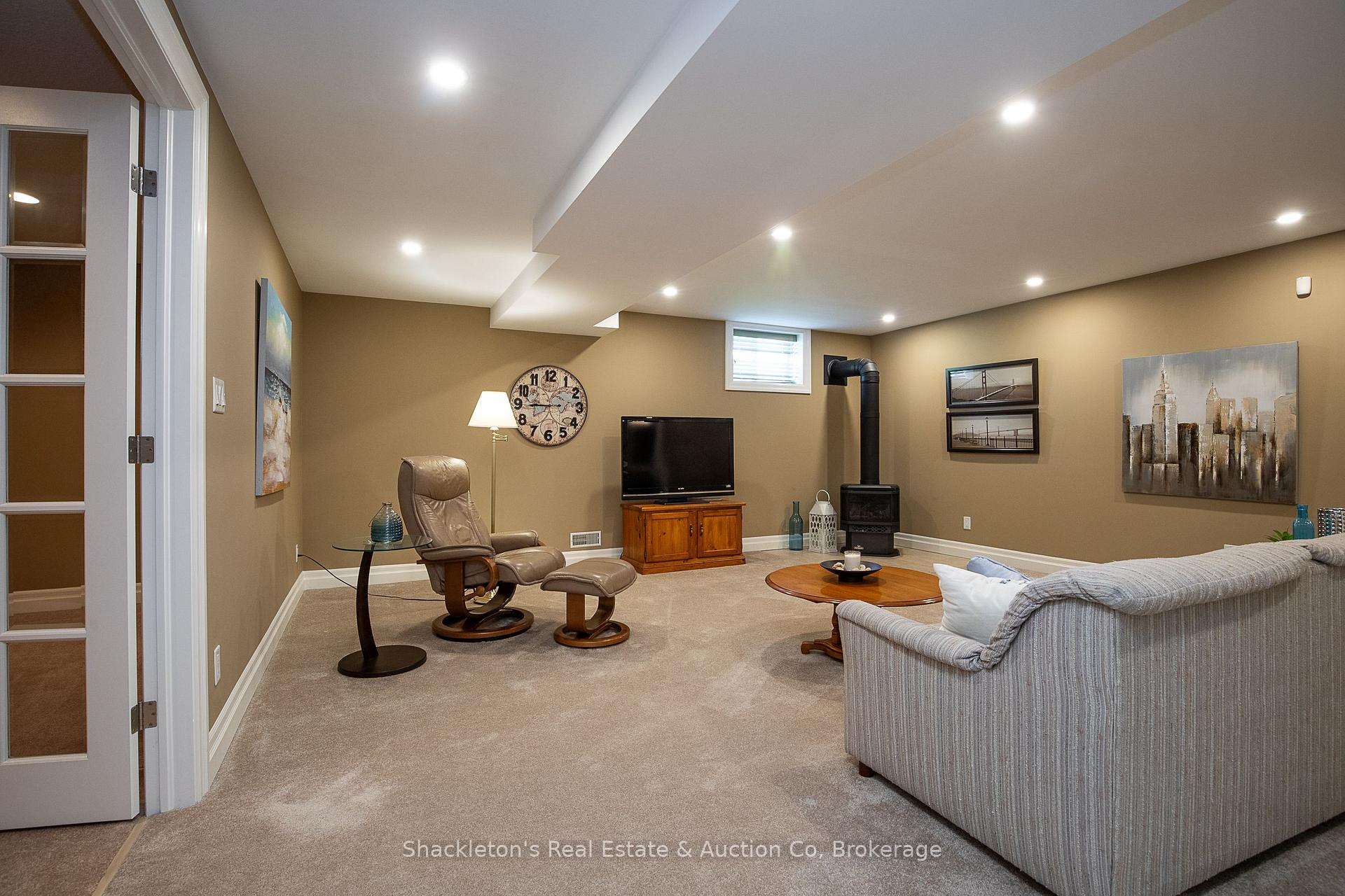 Photo 5 of Unit 30, 41 North Pointe Drive, Stratford — HOMEH