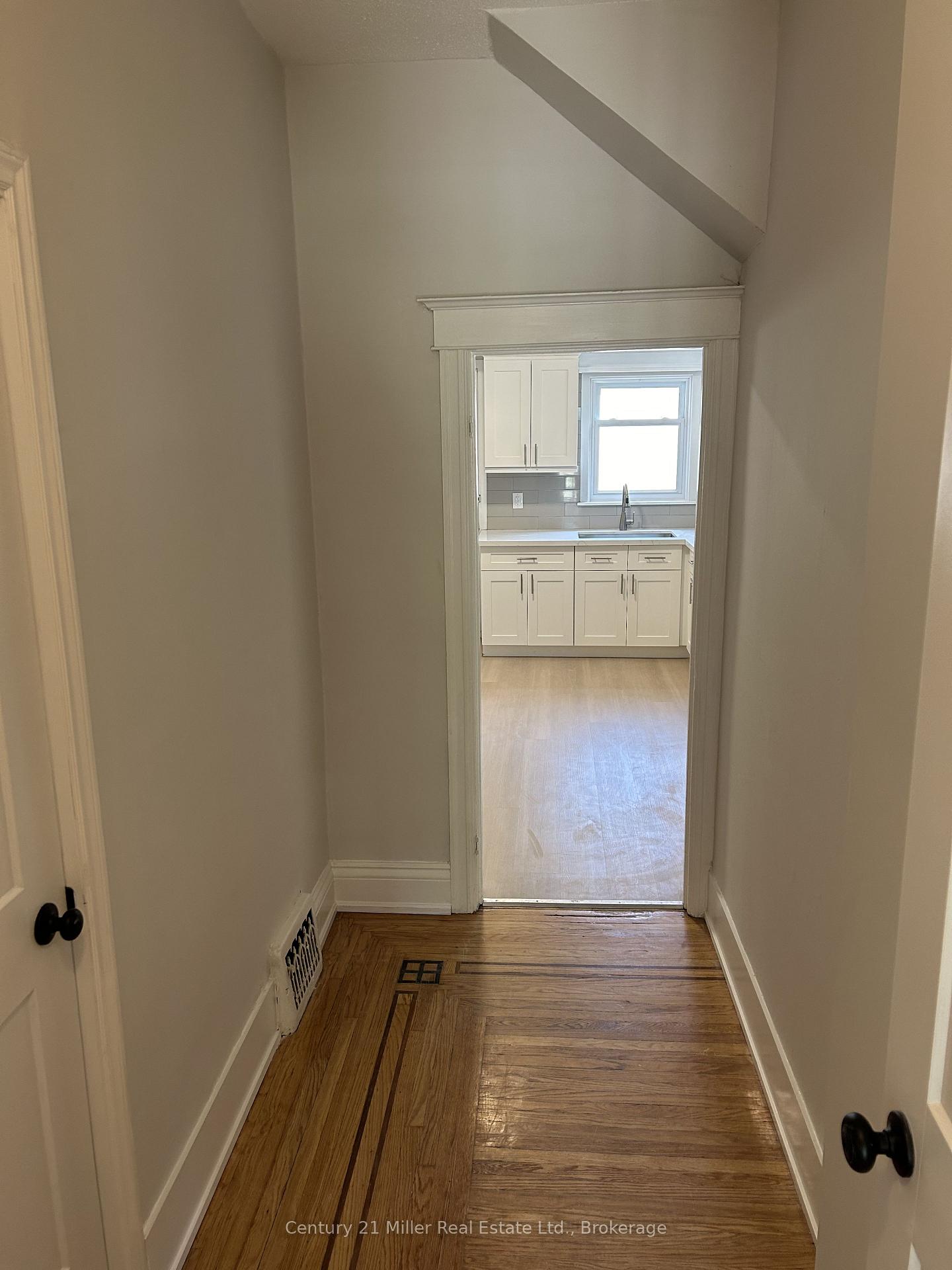 Photo 17 of Unit Main, 307 Cumberland Avenue, Hamilton, Blakeley — HOMEH