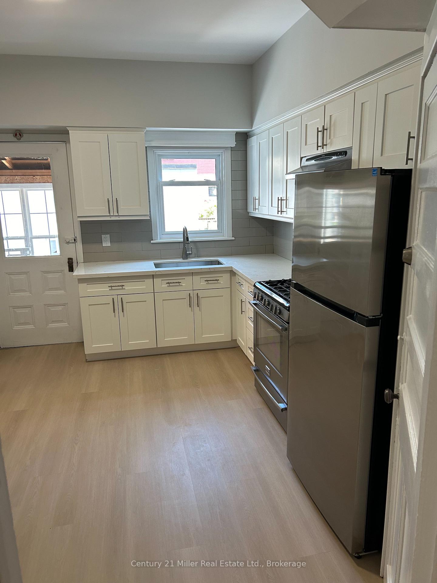 Photo 2 of Unit Main, 307 Cumberland Avenue, Hamilton, Blakeley — HOMEH