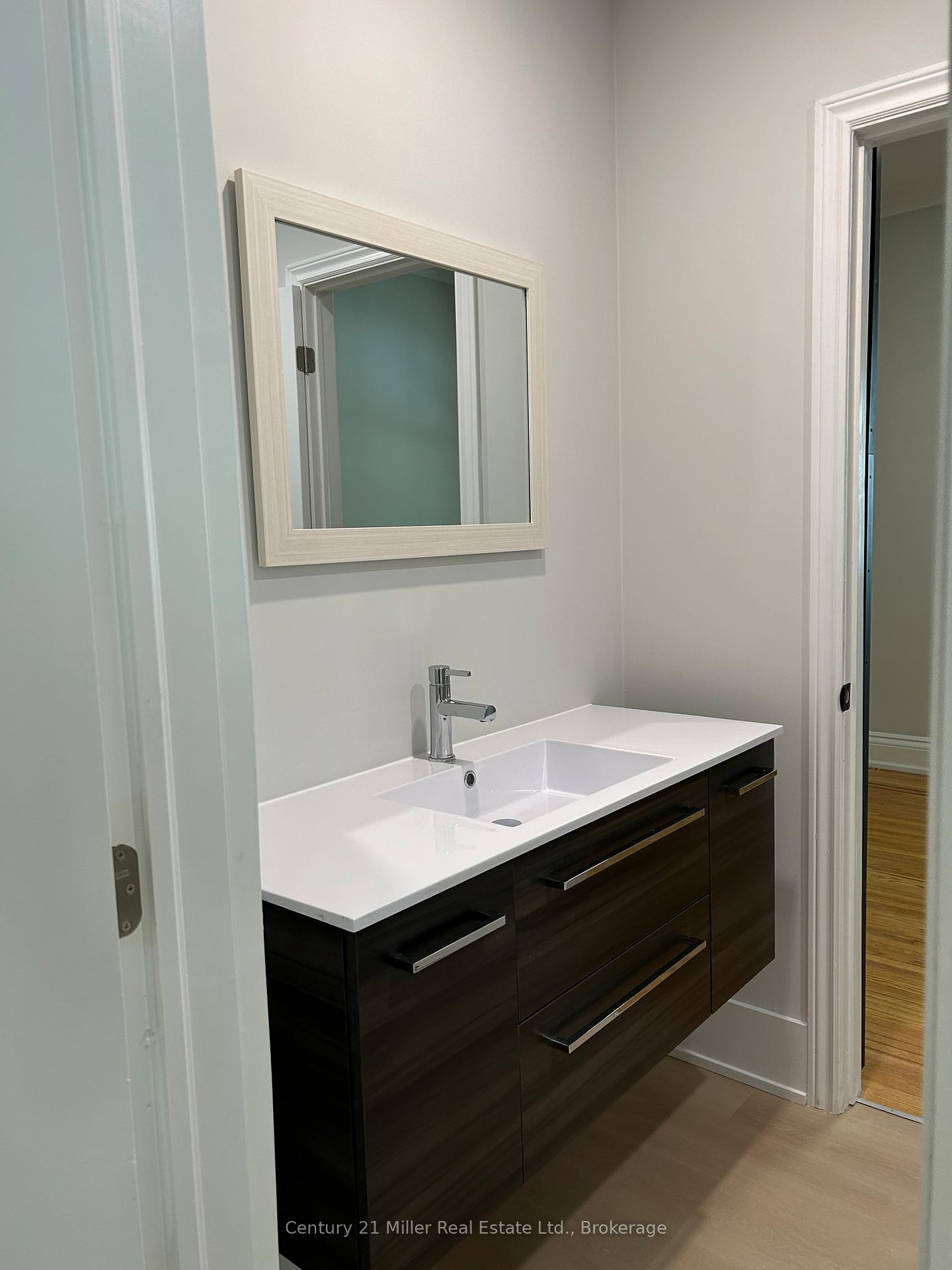Photo 4 of Unit Main, 307 Cumberland Avenue, Hamilton, Blakeley — HOMEH