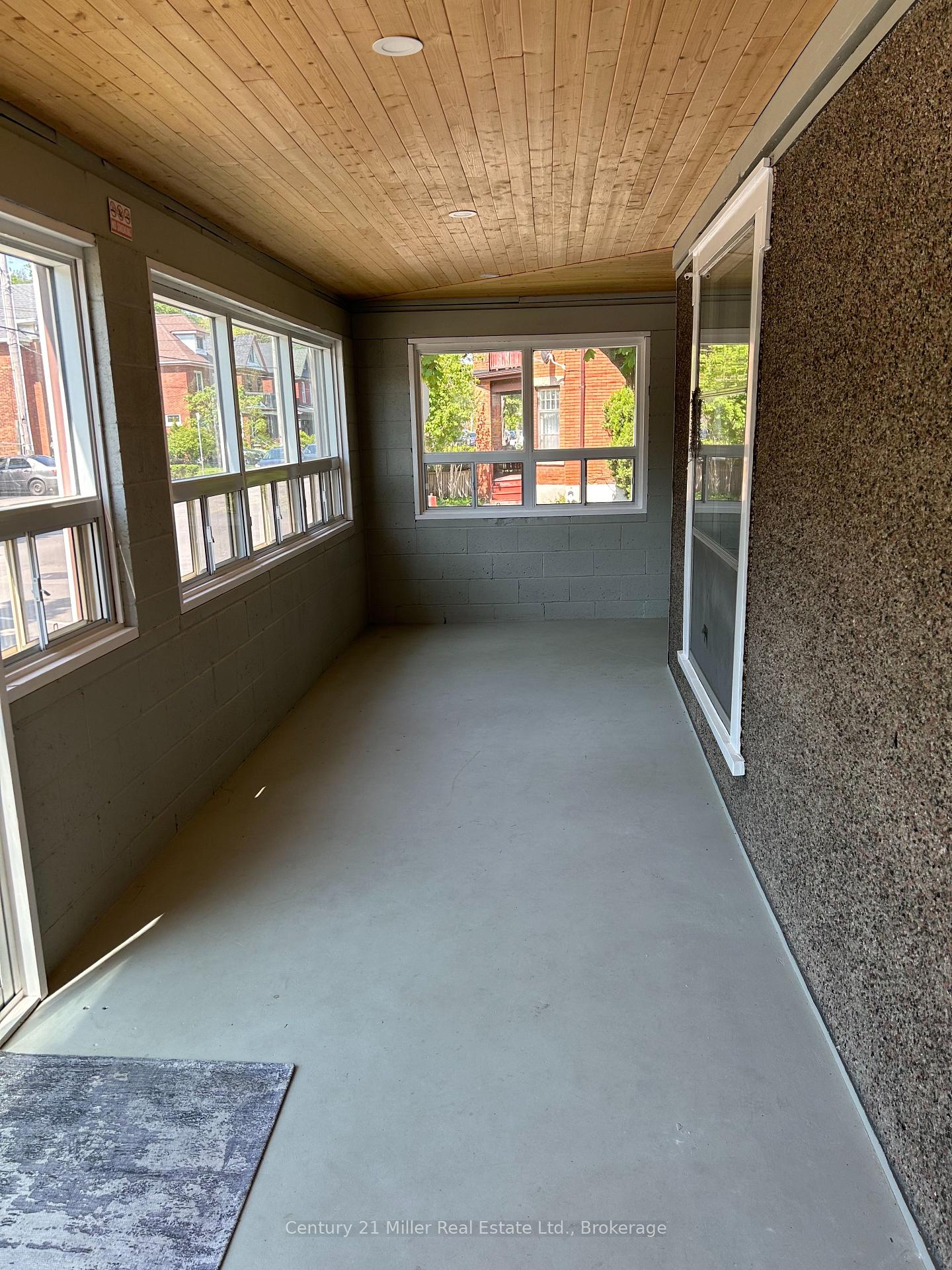 Photo 10 of Unit Main, 307 Cumberland Avenue, Hamilton, Blakeley — HOMEH