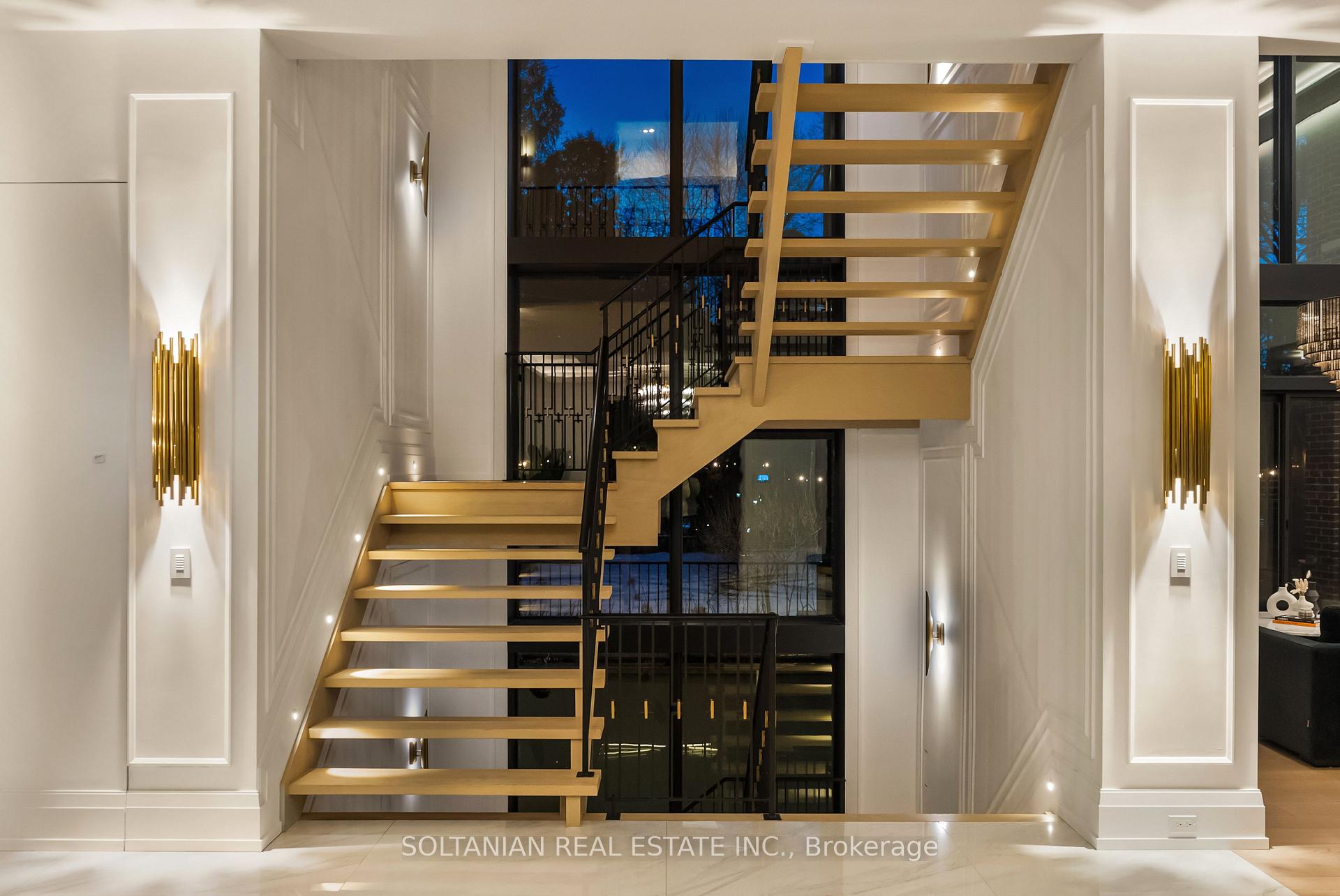 Photo 10 of 34 Old English Lane, Markham, Bayview Glen — HOMEH