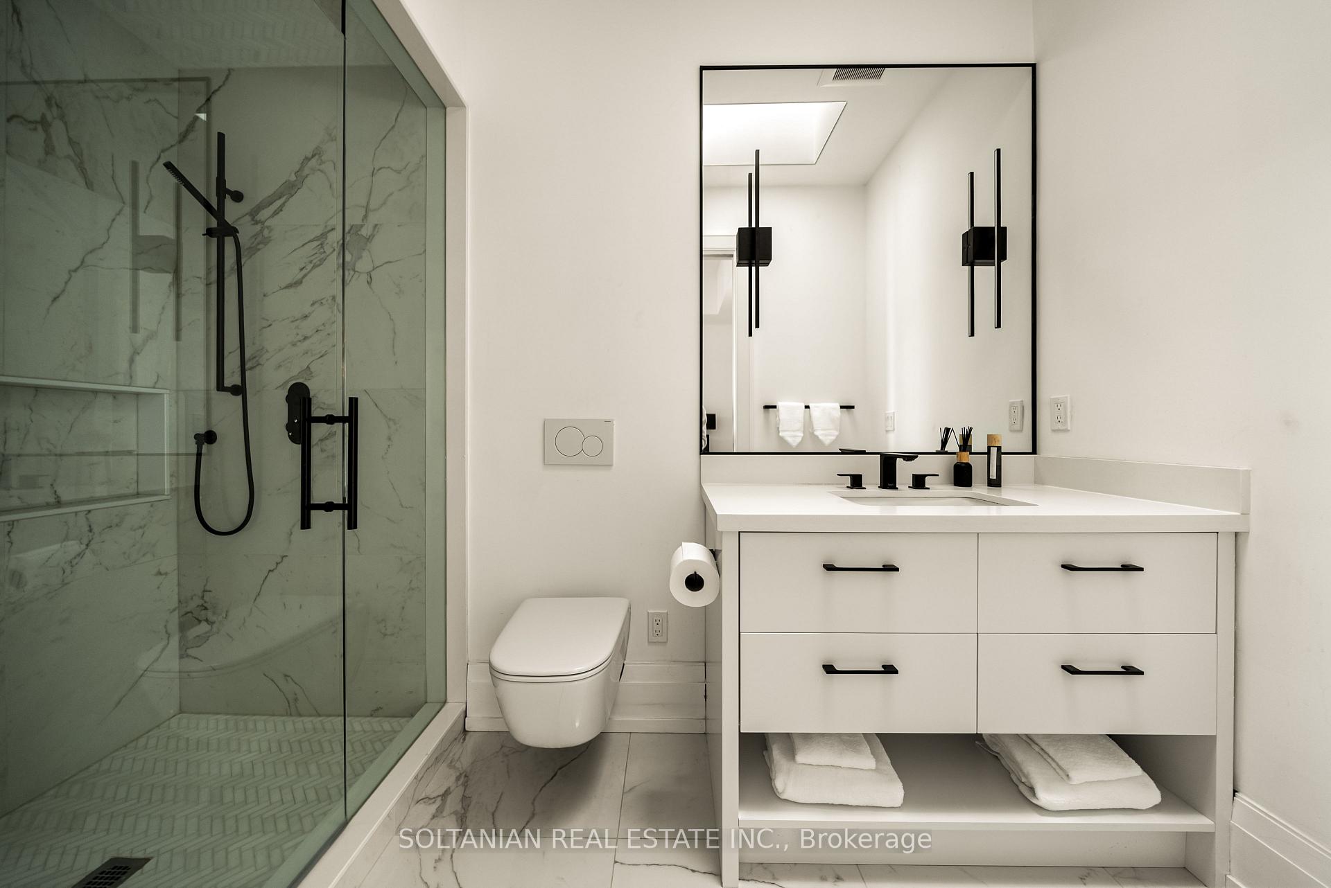 Photo 9 of 34 Old English Lane, Markham, Bayview Glen — HOMEH