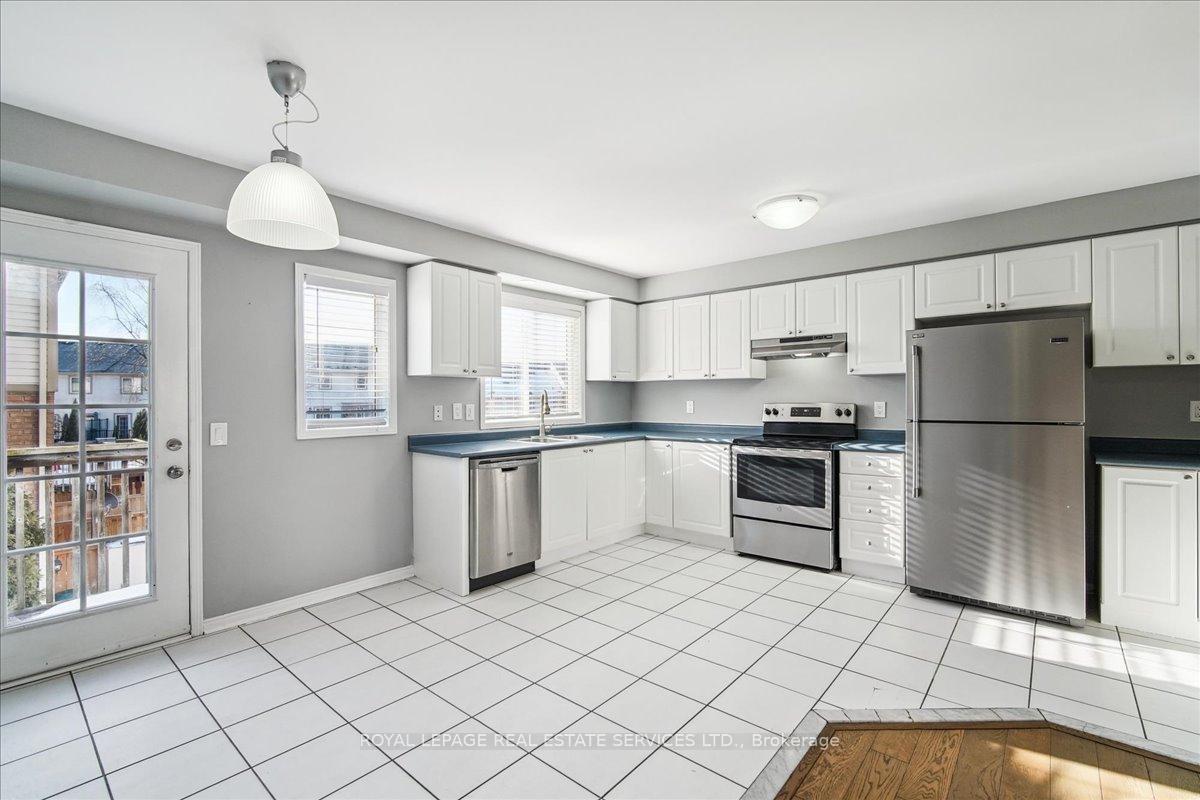 Photo 3 of Unit 32, 710 Spring Gardens Road, Burlington, Bayview — HOMEH