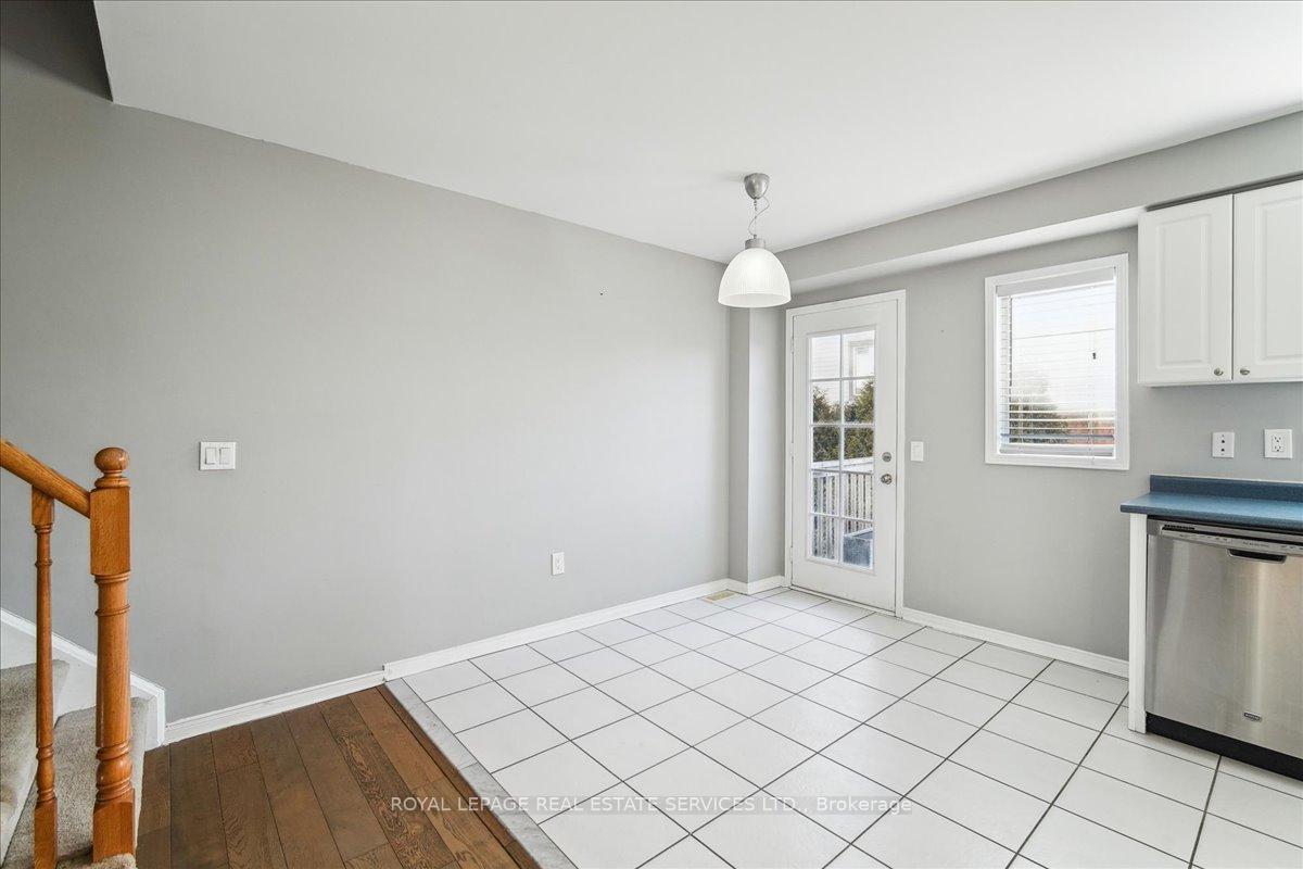 Photo 6 of Unit 32, 710 Spring Gardens Road, Burlington, Bayview — HOMEH