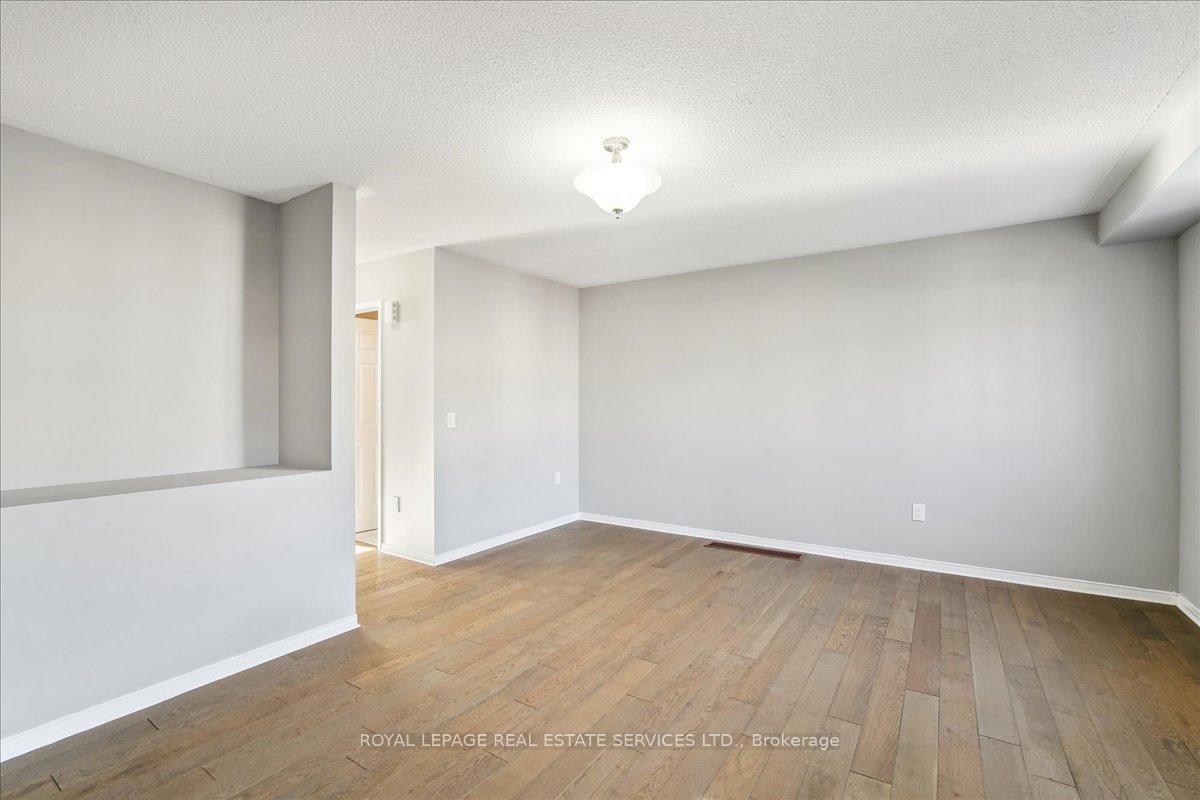 Photo 11 of Unit 32, 710 Spring Gardens Road, Burlington, Bayview — HOMEH