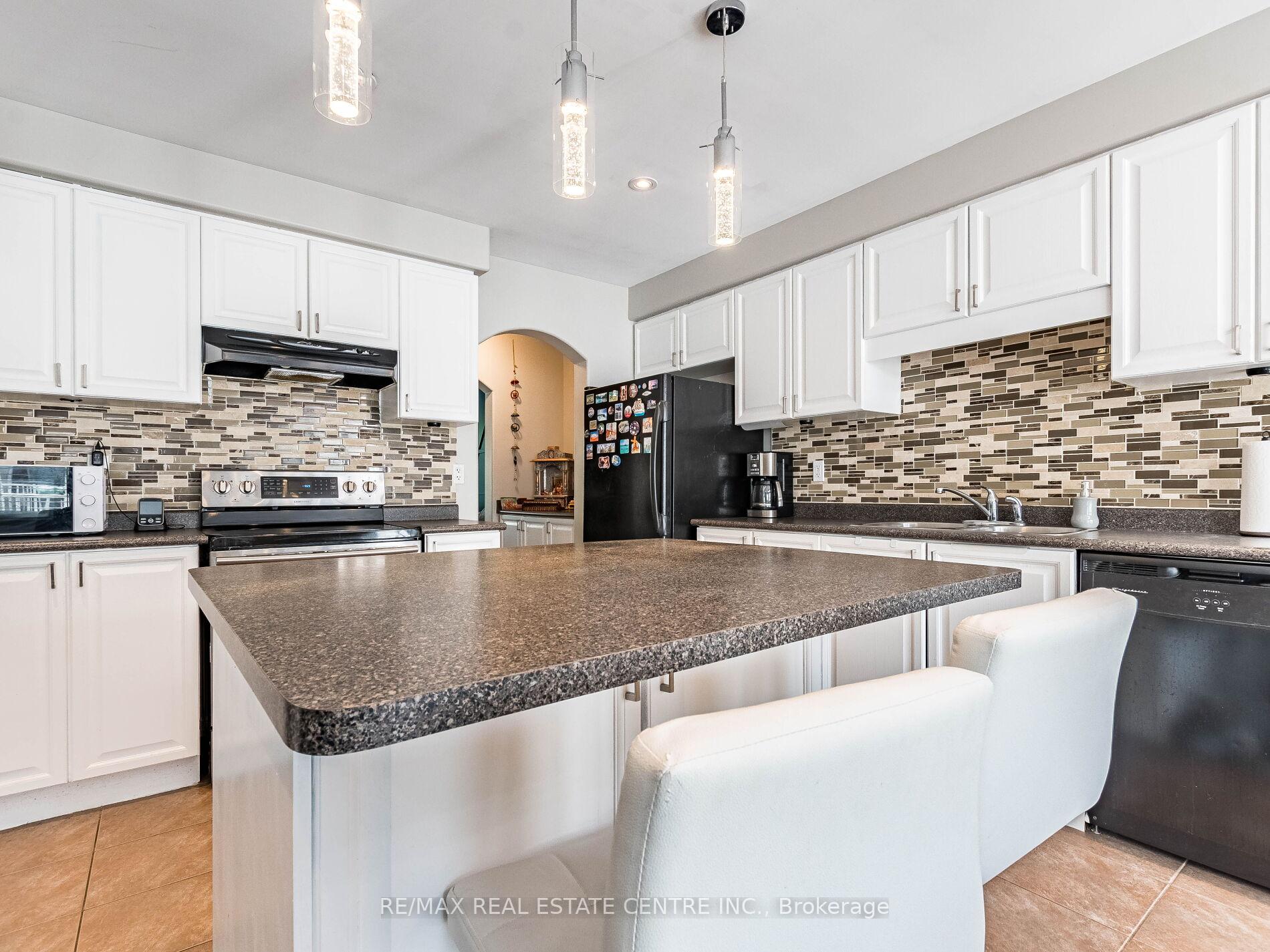Photo 7 of 673 Holly Avenue, Milton, Coates — HOMEH