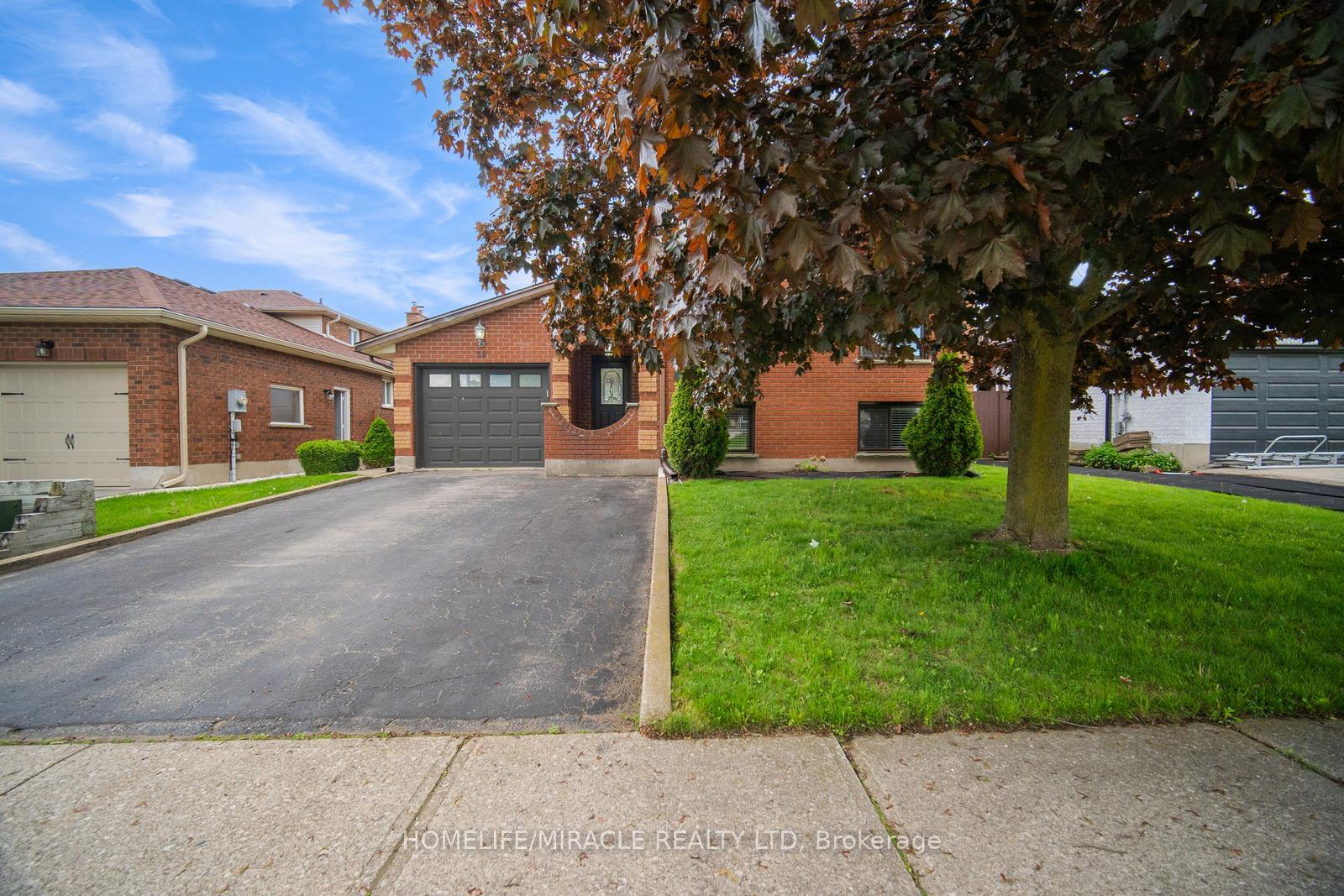 Front of 39 Southview Crescent