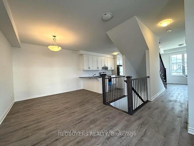 Photo 5 of 45 Keppel Circle S, Brampton, Northwest Brampton — HOMEH