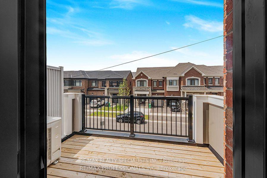Photo 13 of 45 Keppel Circle S, Brampton, Northwest Brampton — HOMEH