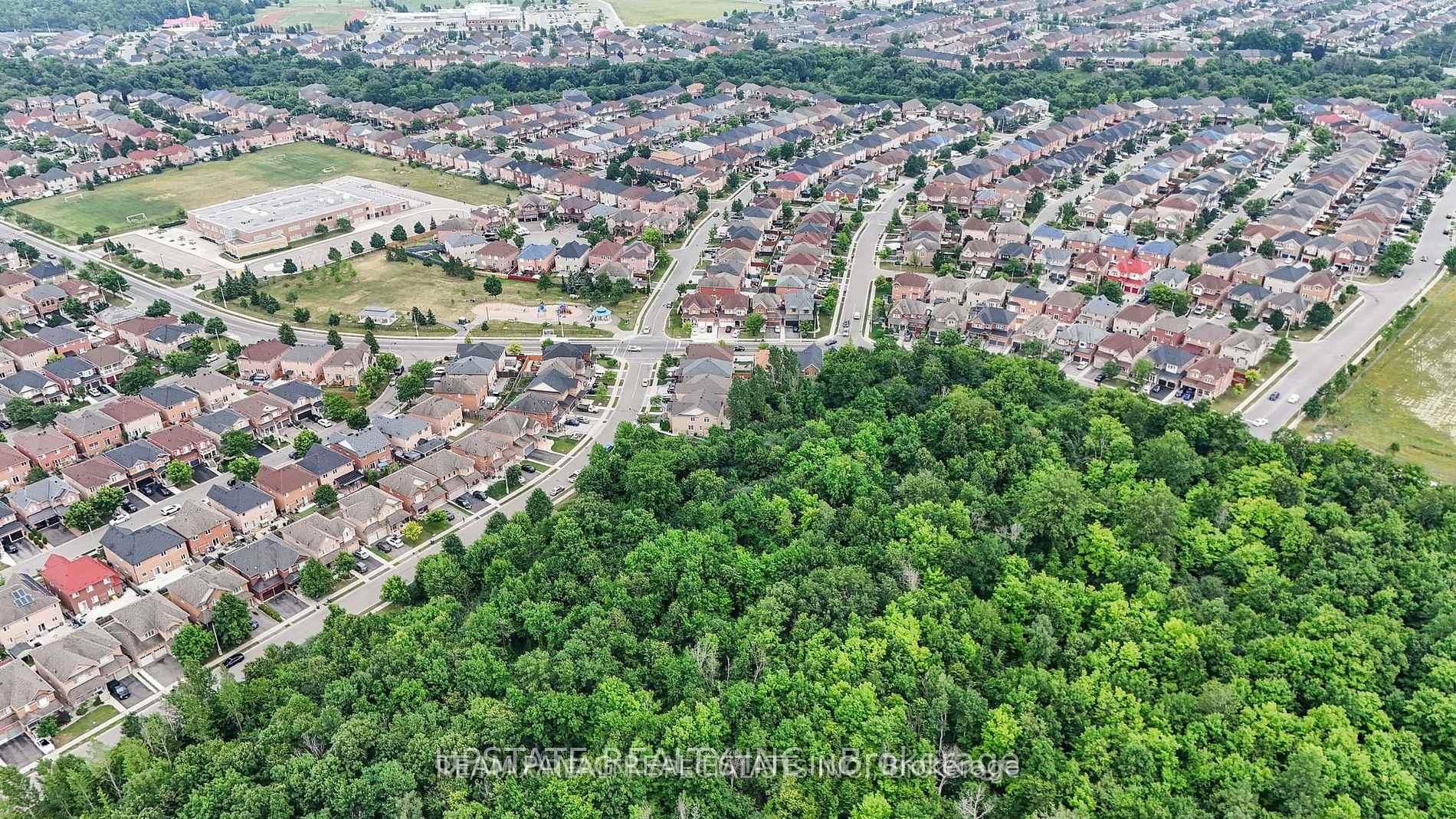 Photo 35 of 8 Klondike Trail, Brampton, Sandringham-Wellington — HOMEH