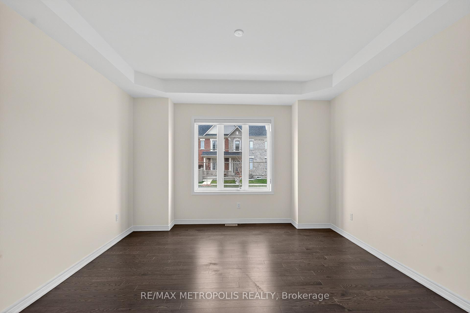 Photo 4 of Unit Upper, 31 Elverton Crescent, Brampton, Northwest Brampton — HOMEH