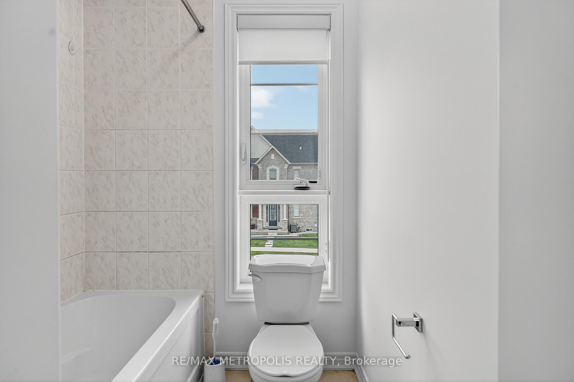 Photo 20 of Unit Upper, 31 Elverton Crescent, Brampton, Northwest Brampton — HOMEH